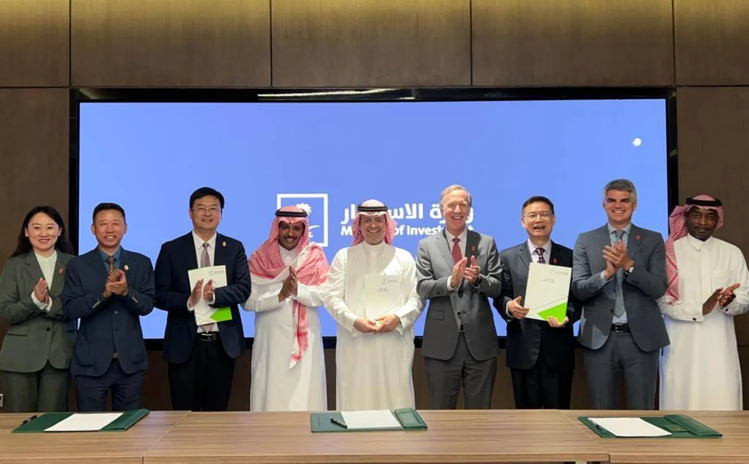 جانب من مراسم توقيع «الاستثمار السعودية» اتفاقية «التحالف العالمي للطاقة الخضراء» (الشرق الأوسط)