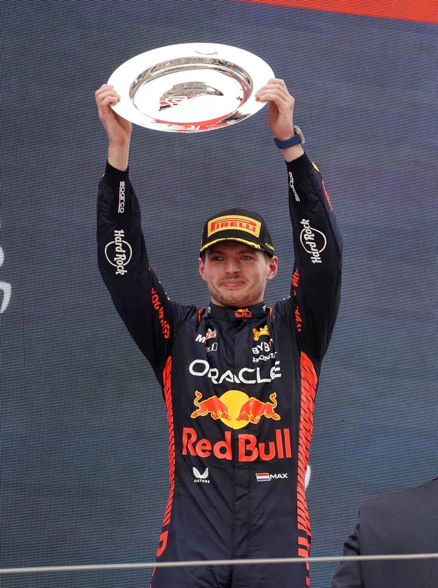 هذا الفوز هو الخامس للهولندي هذا الموسم في سبعة سباقات (د.ب.أ)