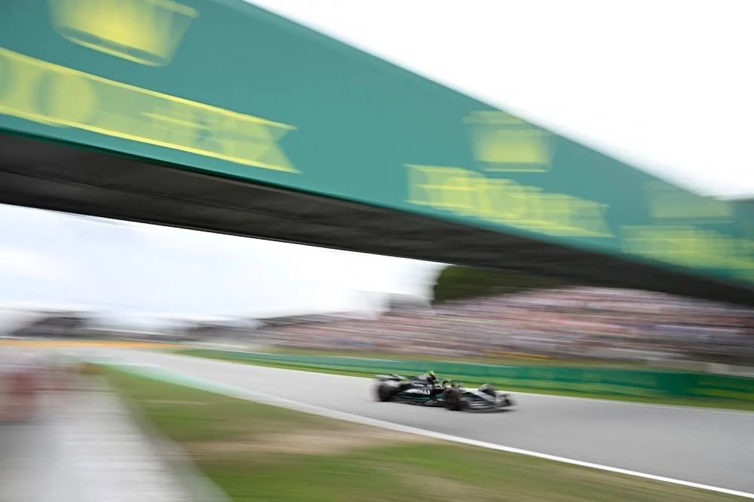 Mercedes' British driver Lewis Hamilton competes in the Spanish Formula One Grand Prix race at the Circuit de Catalunya on June 4, 2023 in Montmelo, on the outskirts of Barcelona. (AFP) 