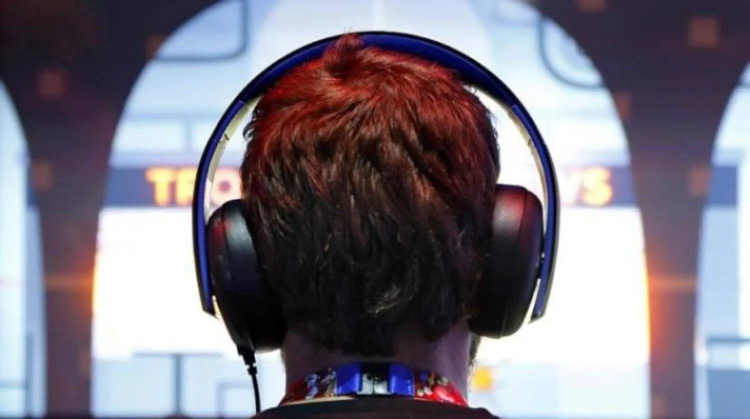 يمكن أن توفر الموسيقى الحزينة إحساساً بالمتعة والجمال حتى في خضم الحزن (رويترز)