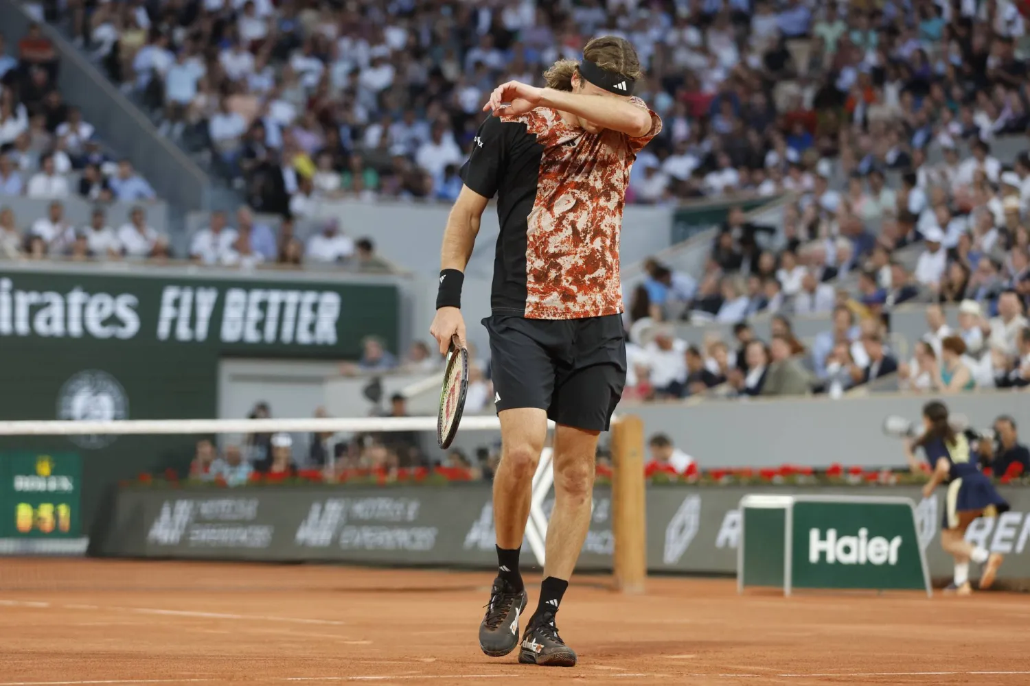 تيتيباس كان متوتراً خلال المباراة (أ.ب)