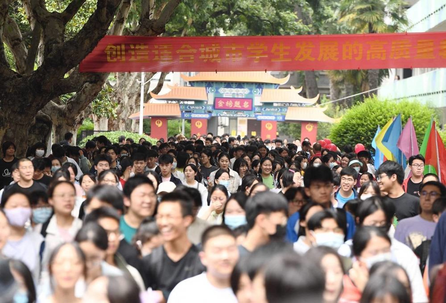 Self Made Millionaire Sits China s University Exams For 27th Time