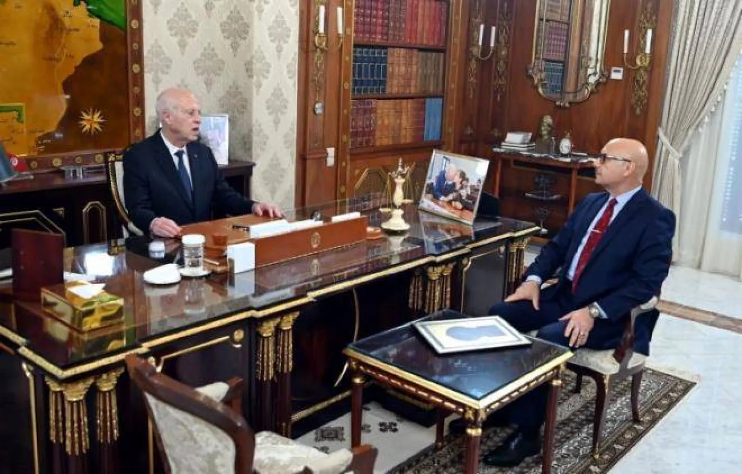 الرئيس سعيد خلال لقائه وزير الفلاحة (موقع الرئاسة)