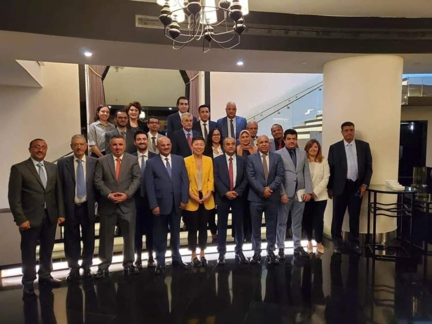 جانب من اجتماع المسؤولين اليمنيين في عمان مع ممثلي صندوق النقد (إعلام رسمي)