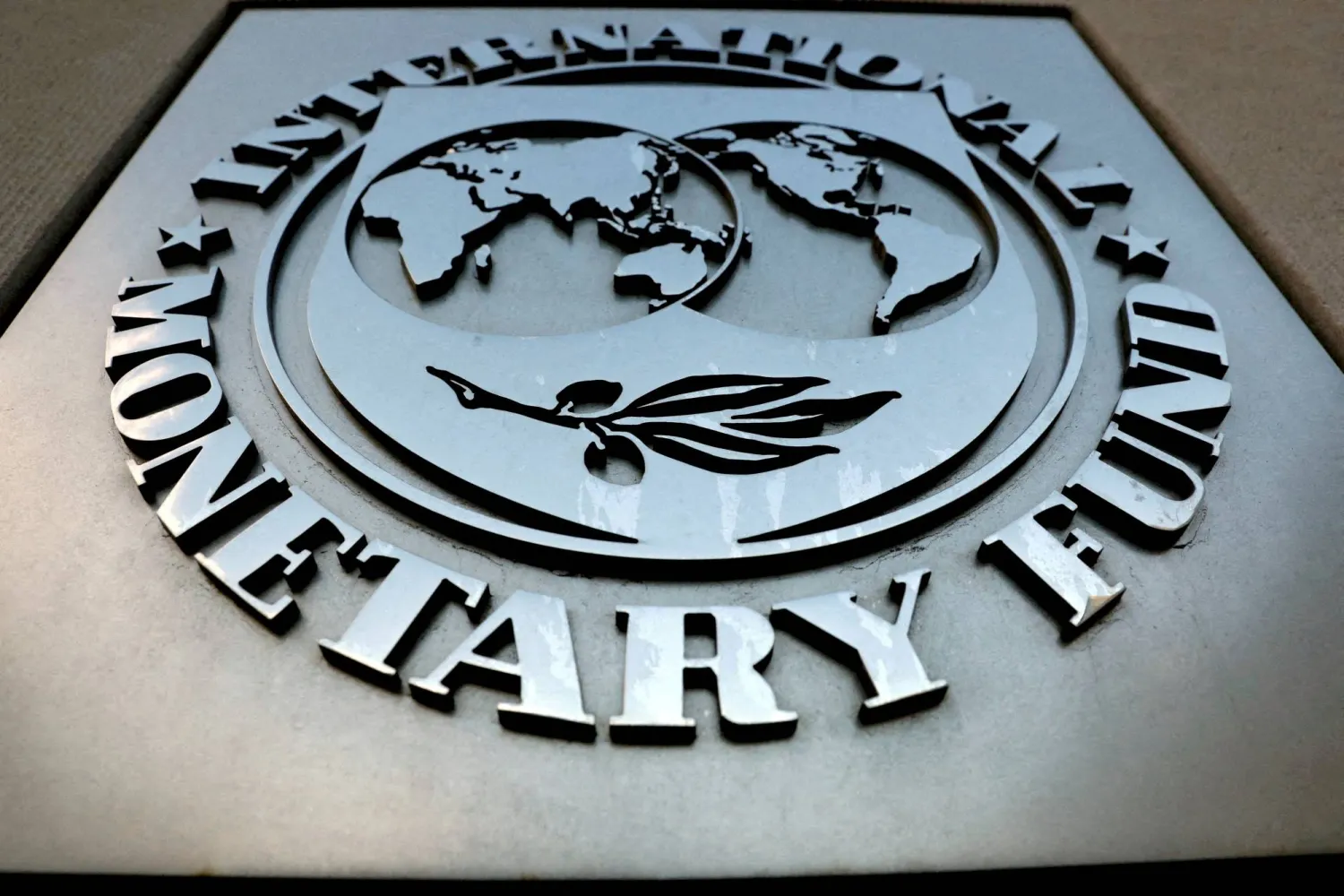 The International Monetary Fund (IMF) logo in Washington, United States, September 4, 2018. REUTERS/Yuri Gripas/File Photo