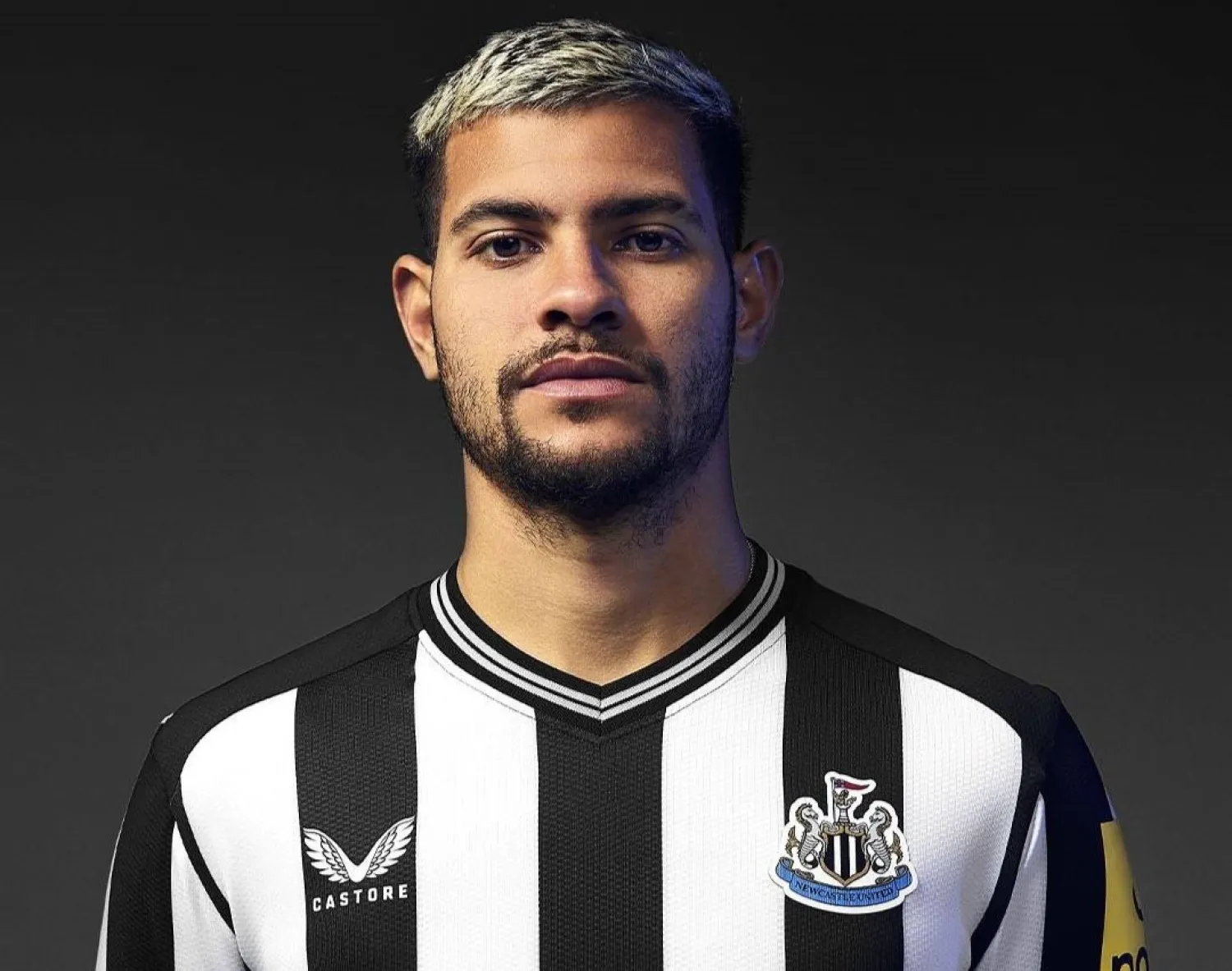 قميص نيوكاسل سيظهر بشعار شركة «صلة» (الموقع الرسمي لنادي نيوكاسل)