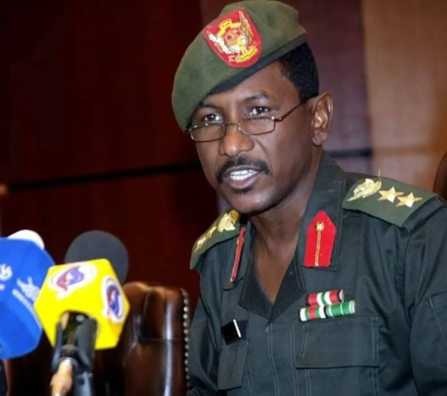 الناطق باسم القوات المسلحة السابق العميد المتقاعد الصوارمي خالد سعد (سونا)