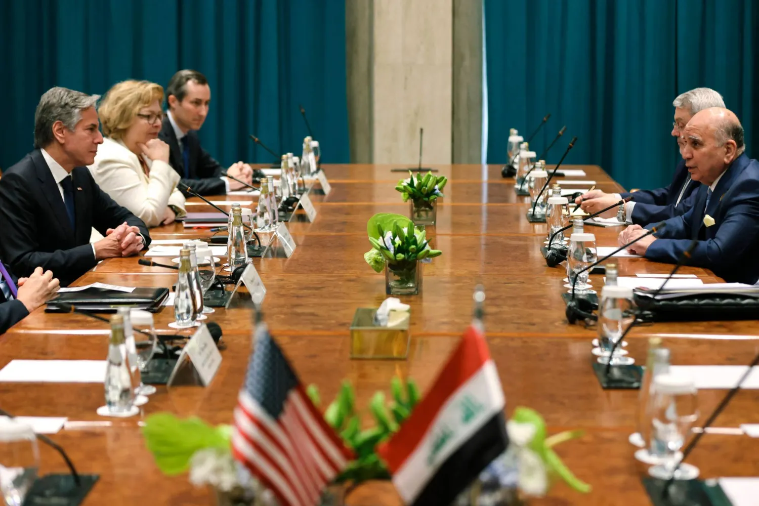  فواد حسين يجري مباحثات مع نظيره الأميركي أنتوني بلينكن في الرياض الخميس الماضي (رويترز)