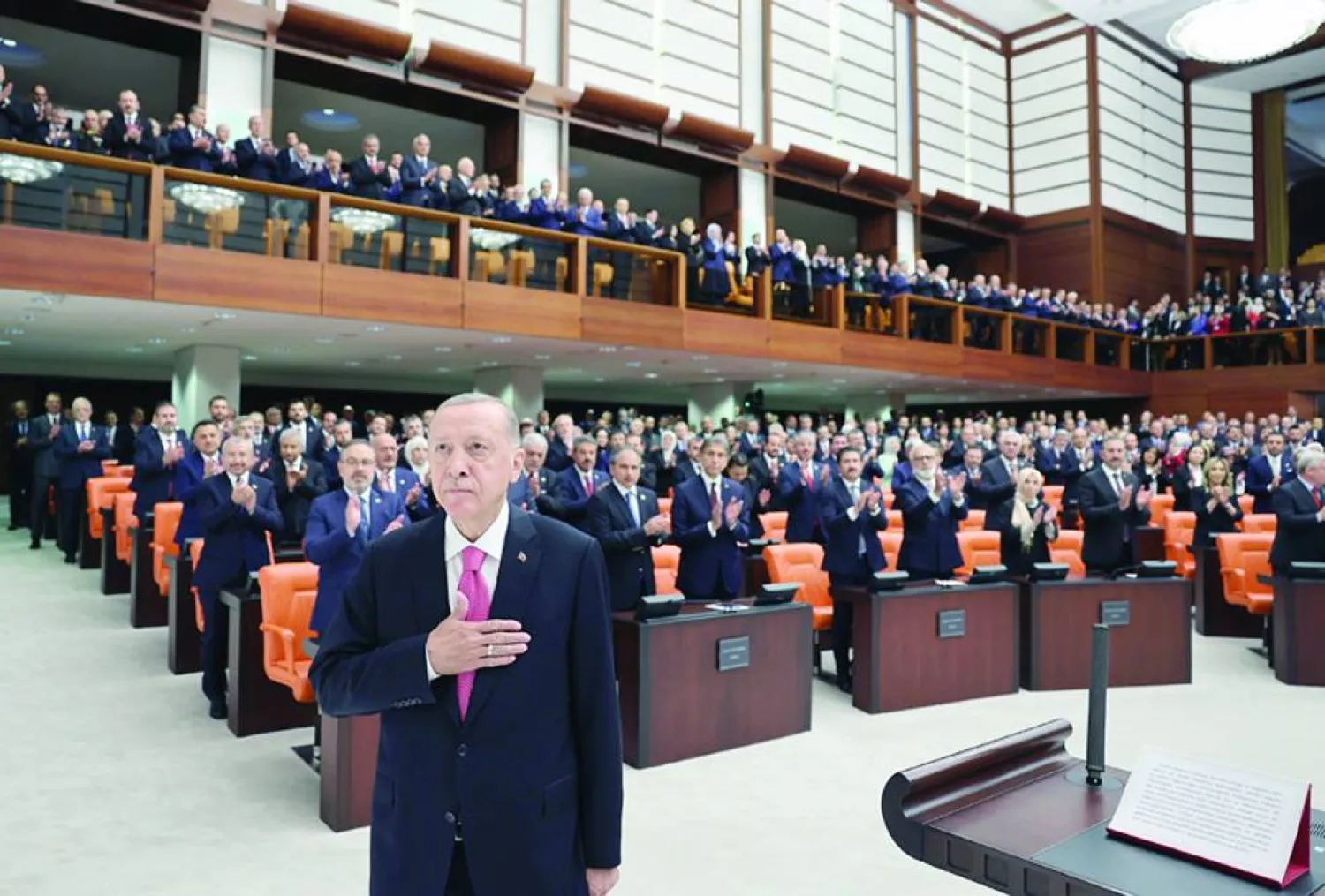 إردوغان في البرلمان التركي لأداء القسم لولايته الرئاسية بأنقرة في 3 يونيو الحالي (د.ب.أ)