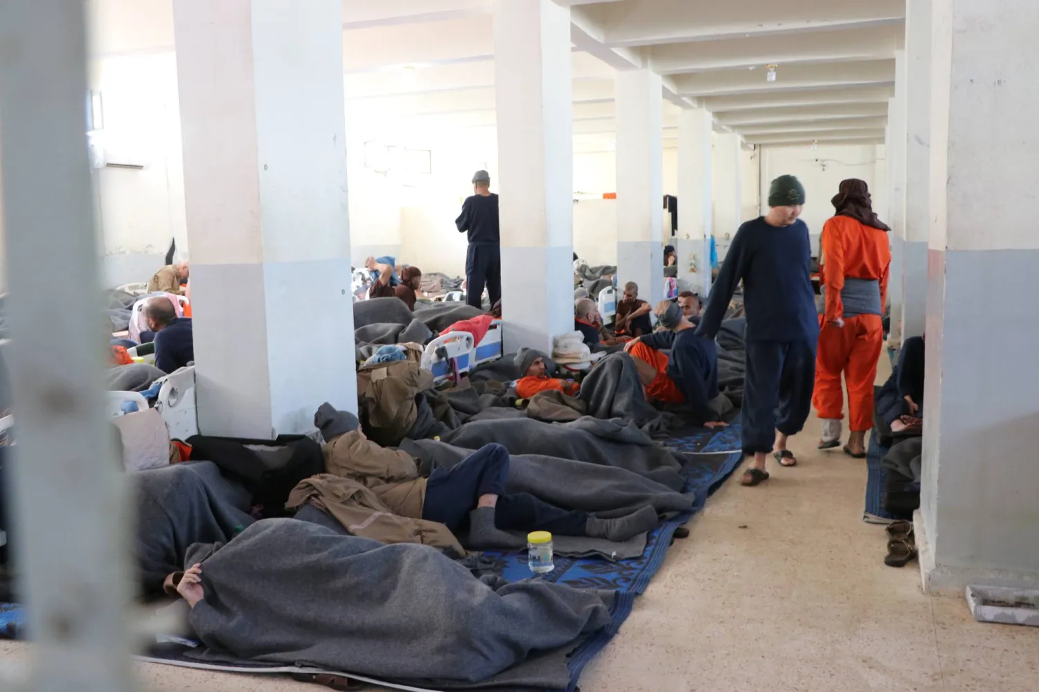 أرشيفية من سجن الصناعة الخاص بتنظيم «داعش» المحتجزين لدى الإدارة الذاتية  (الشرق الأوسط)