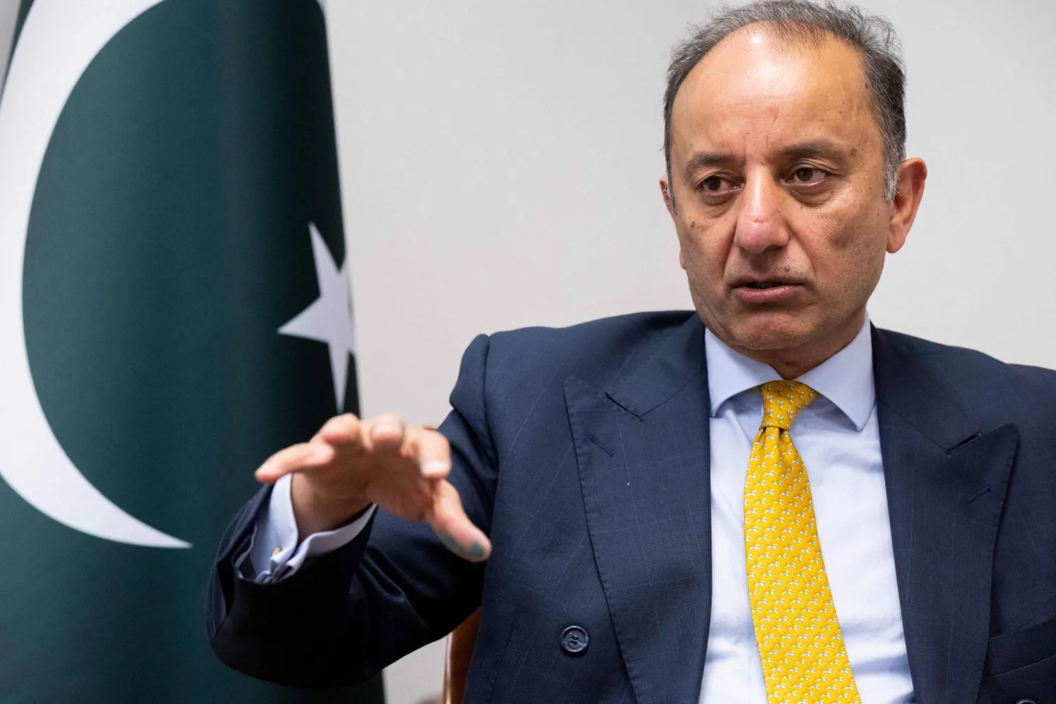 وزير النفط الباكستاني مصدق مالك (أ.ف.ب)