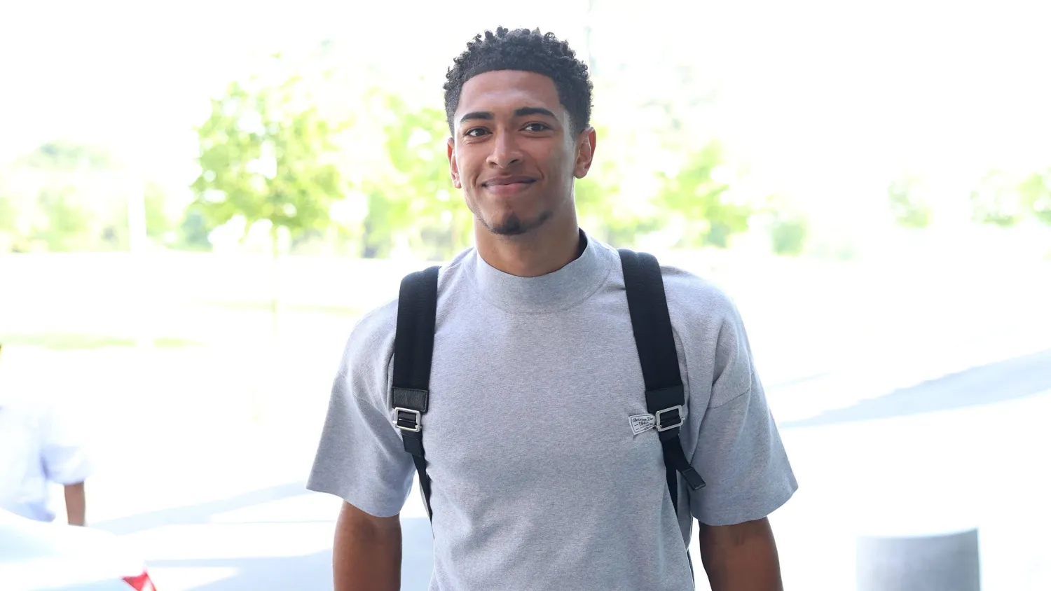 ريال مدريد تعاقد مع لاعب الوسط الإنجليزي جود بلينغهام (النادي الإنجليزي)