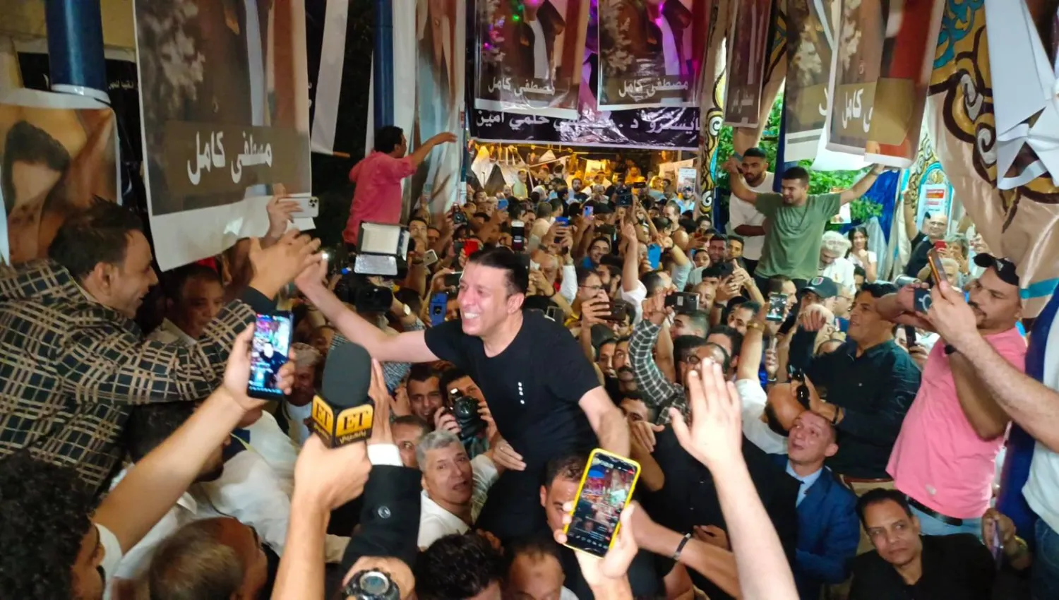 مصطفى كامل في لقطة من انتخابات العام الماضي (الشرق الأوسط)