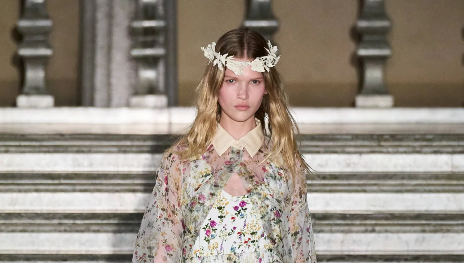 من رحم الأساطير استوحت الدار الكثير من الإطلالات (ماكسمارا)