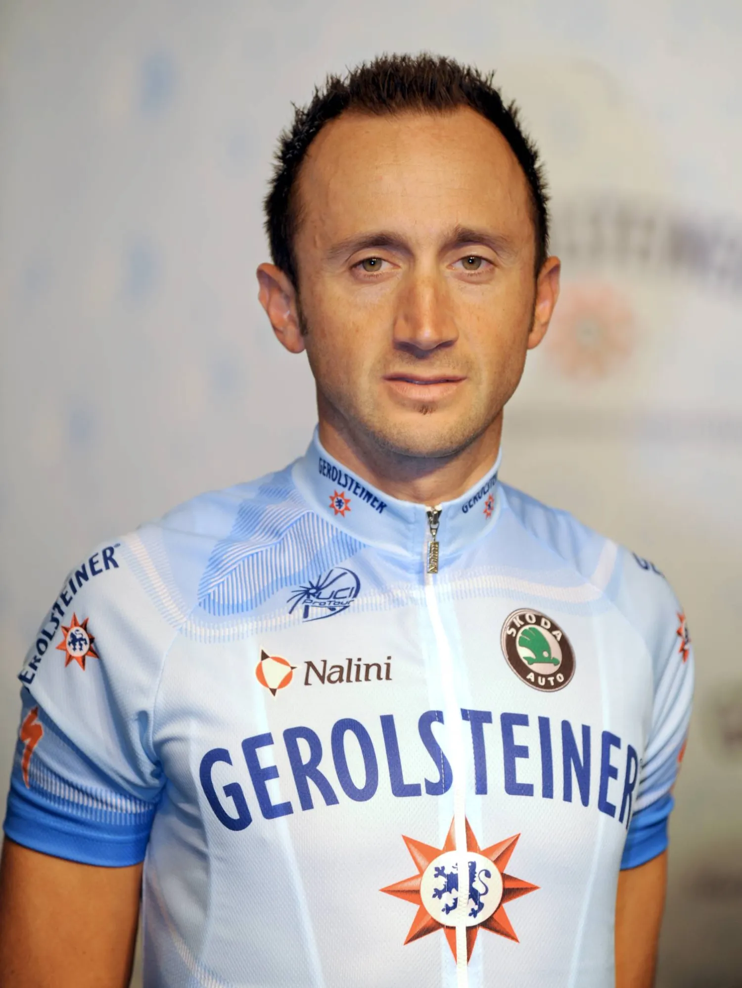 سائق شاحنة ألماني اعتقل لصلته بوفاة نجم الدراجات الإيطالي ربلين (د.ب.أ)