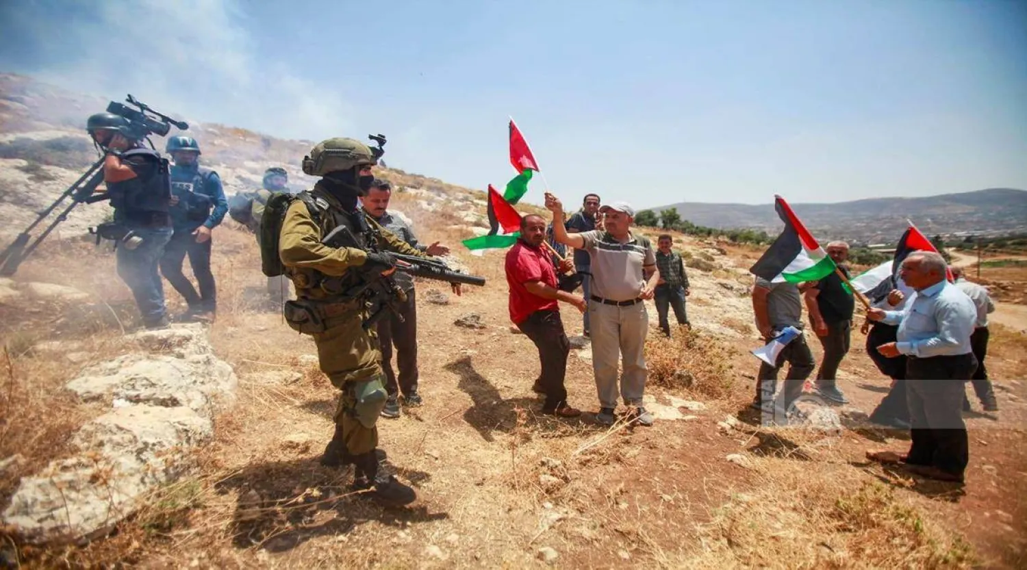 قوات إسرائيلية تقمع مسيرة بيت دجن المناهضة للاستيطان قرب نابلس في الضفة الجمعة (وفا)