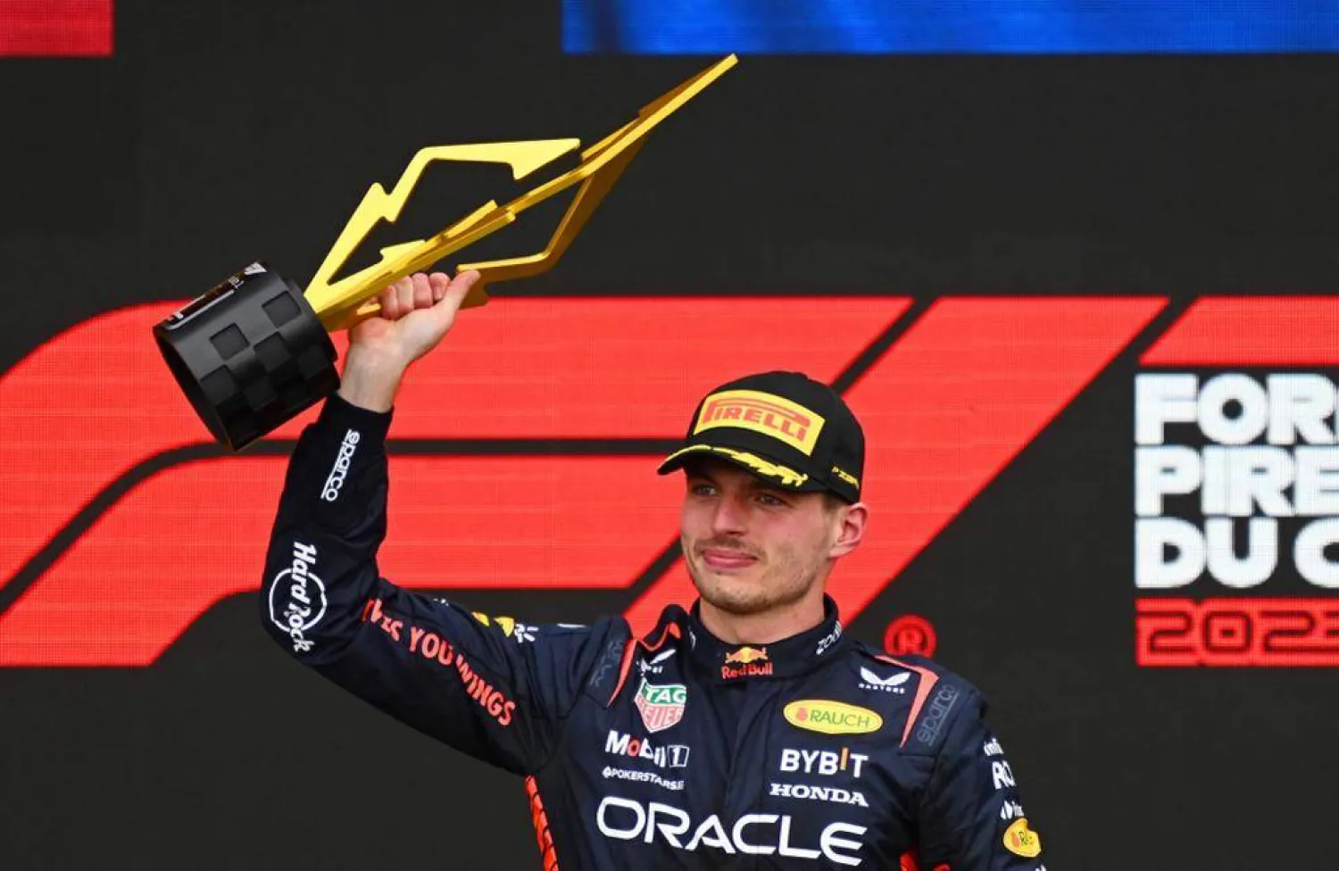 فرض فيرستابن سيطرته على السباق منذ البداية حيث انطلق من المركز الأول للمرة الرابعة والعشرين في مسيرته الاحترافية (ا.ف.ب)