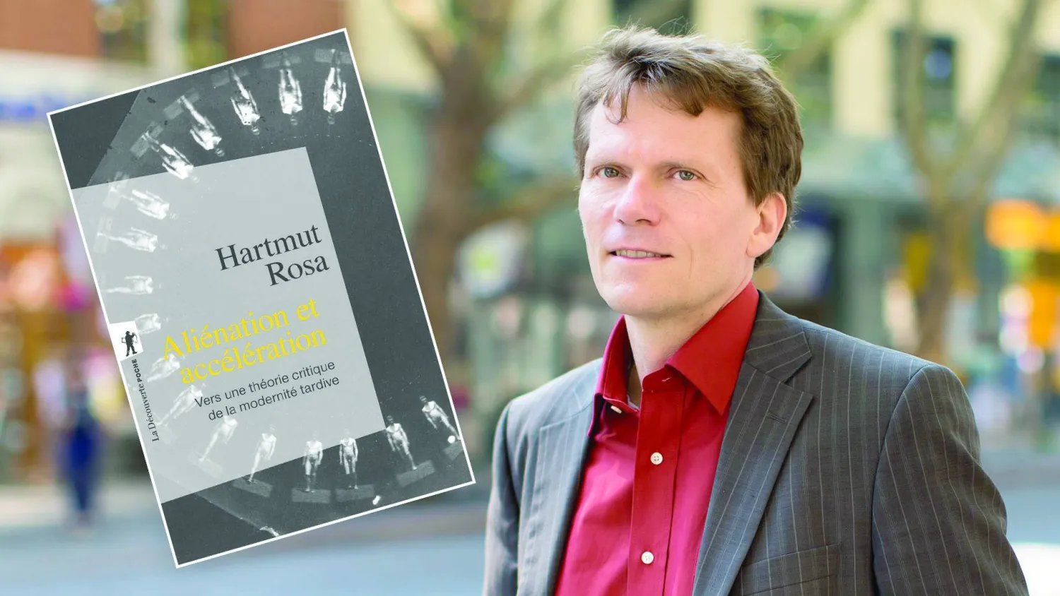 هارموت روزا مع غلاف كتابه السابق «التسريع»