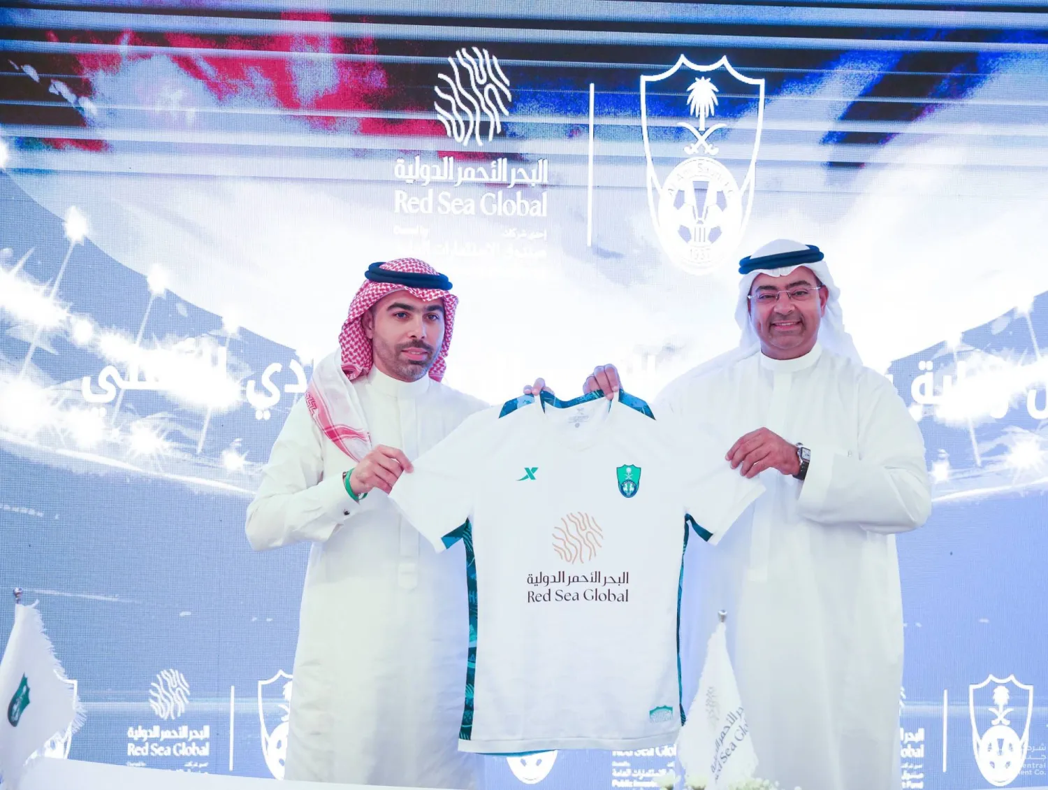 جانب من توقيع الرعاية بين الأهلي و«البحر الأحمر الدولية» (النادي الأهلي)
