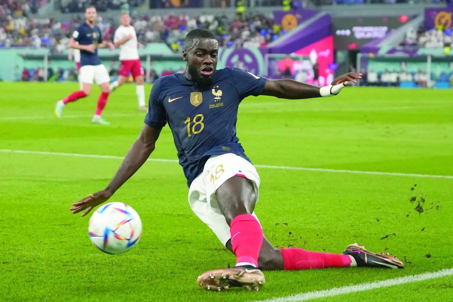 واجه فوفانا صعوبات في مسيرته الكروية قبل أن يتألق مع منتخب فرنسا (أ.ب)