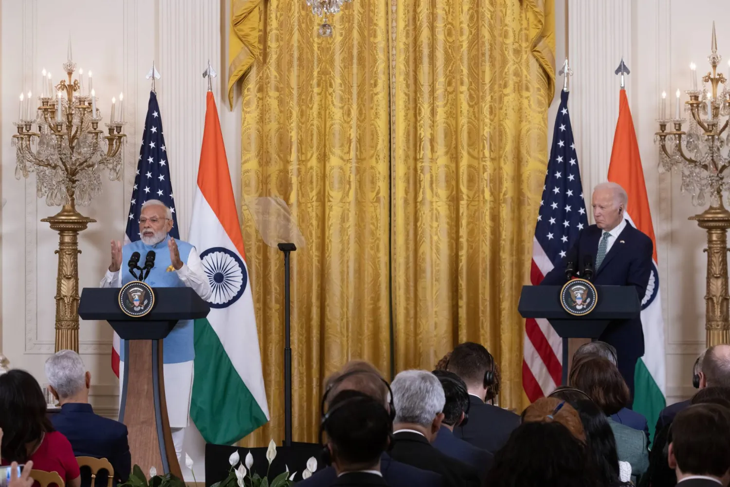 الرئيس الأميركي جو بايدن خلال المؤتمر الصحافي المشترك مع رئيس الوزراء الهندي نارينديرا مودي (إ.ب.أ)