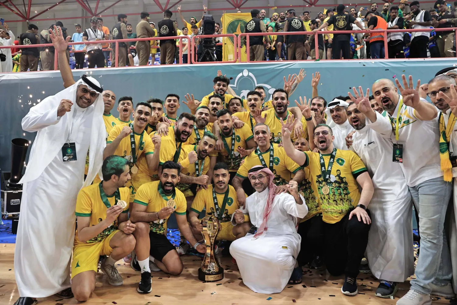 لعبة كرة اليد تشكل محور الإنجازات في نادي الخليج "تصوير: عيسى الدبيسي"