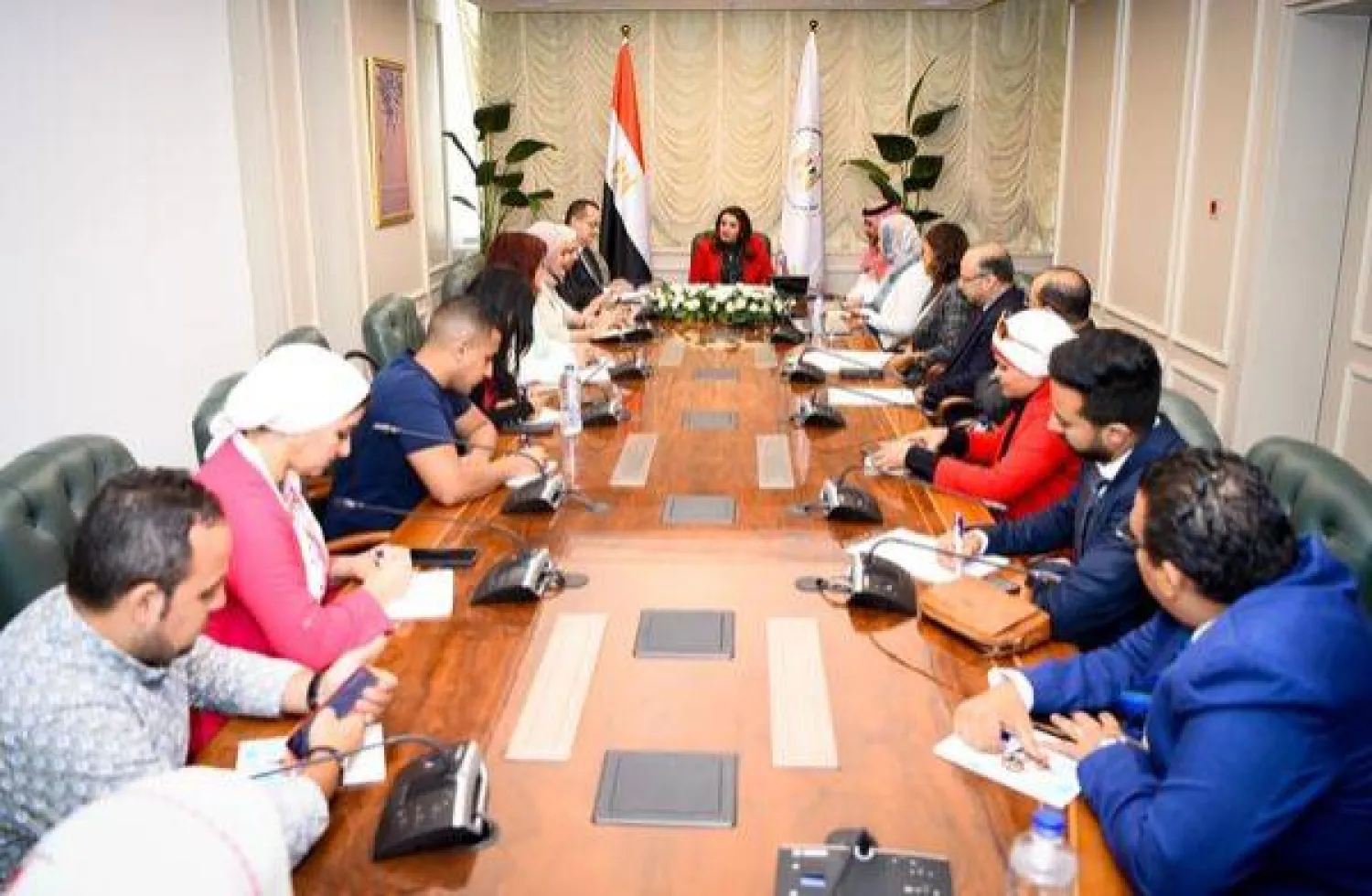 وزيرة الهجرة المصرية والملحق العمالي السعودي يطلقان حملة «اعرف حقك واطمن» (وزارة الدولة للهجرة وشؤون المصريين بالخارج)