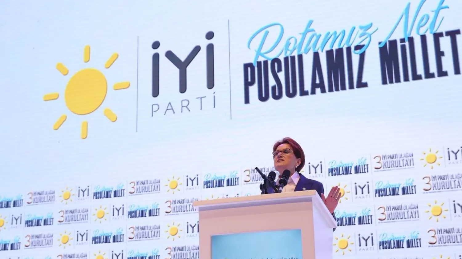 أكشنار تلقي كلمة في المؤتمر العام الثالث لحزب الجيد (موقع الحزب)