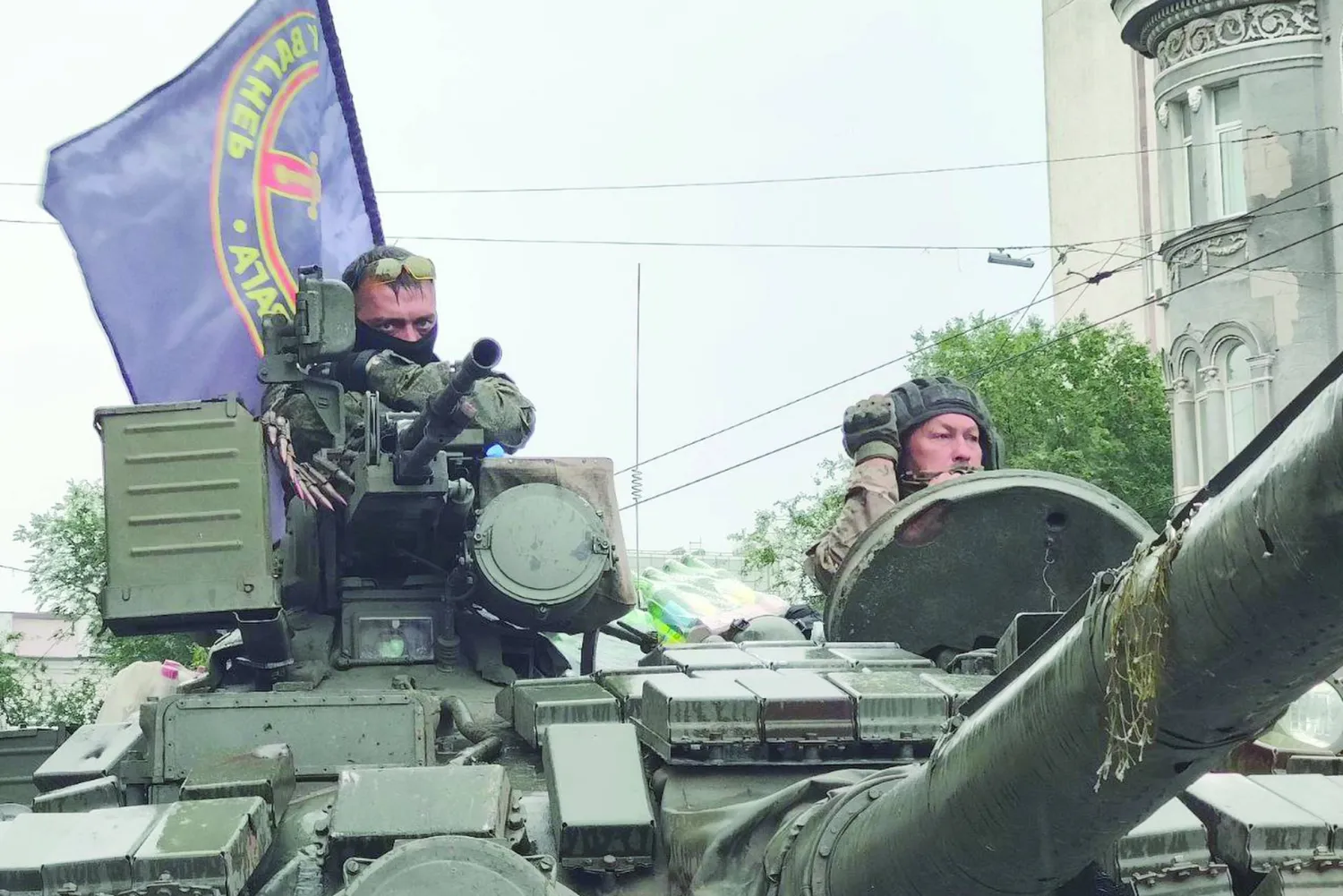 مقاتلون من «فاغنر» في مدينة روستوف (أ.ب)