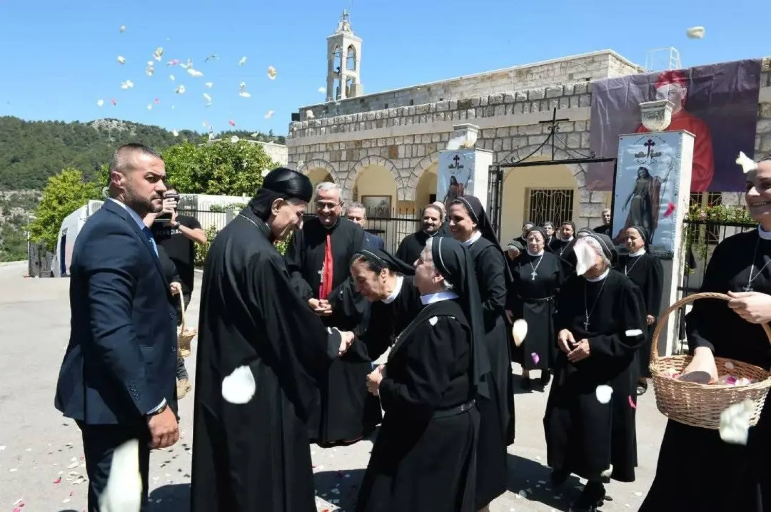 الراعي: لبنان يتفكّك بعناد السياسيين ومصالحهم الشخصية