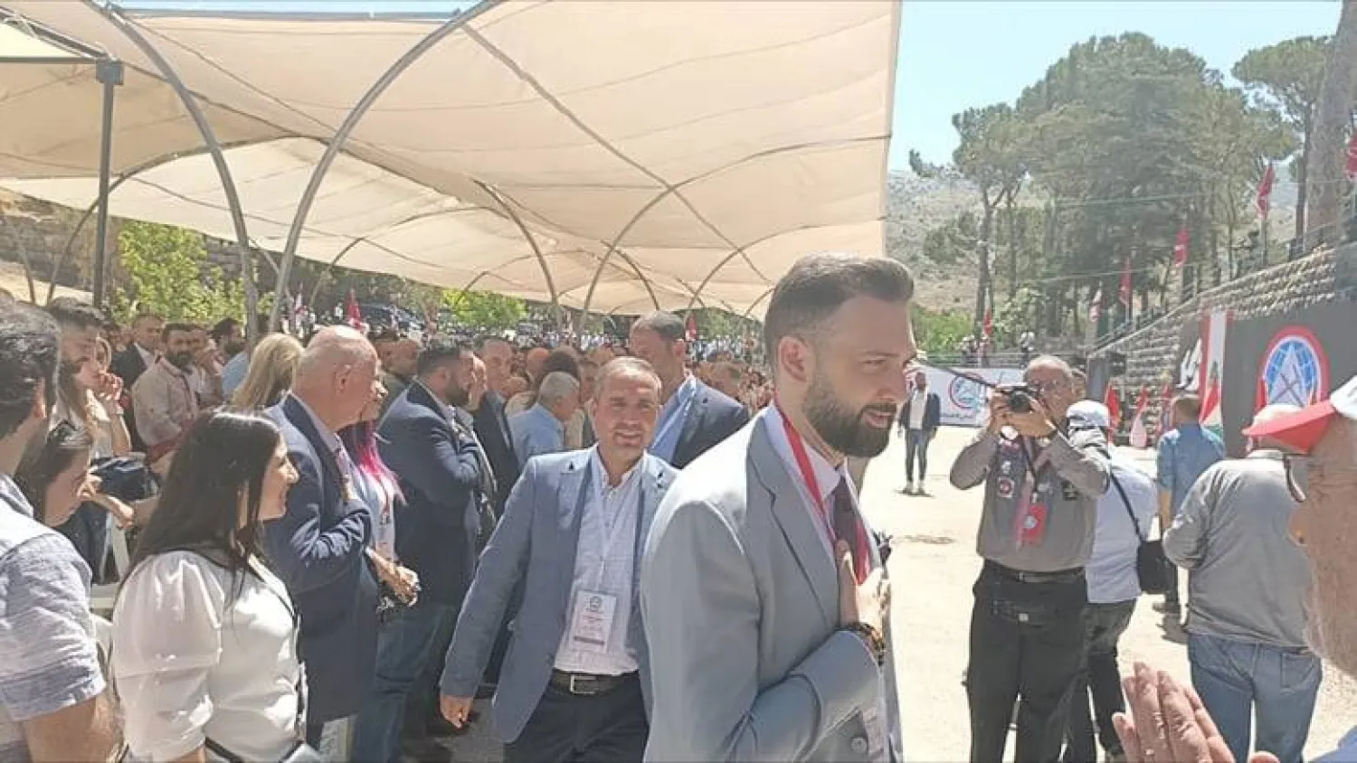 رئيس «الاشتراكي» النائب تيمور جنبلاط خلال إدلائه بصوته في انتخابات الحزب (جريدة الأنباء التابعة للاشتراكي)