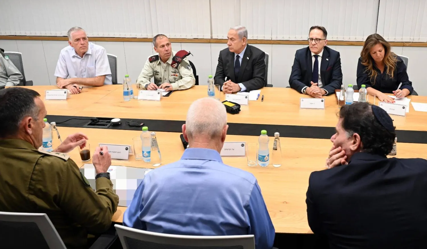 رئيس الوزراء الإسرائيلي يجري تقييماً أمنياً في مقر القيادة المركزية للجيش الإسرائيلي 20 يونيو (د.ب.أ)