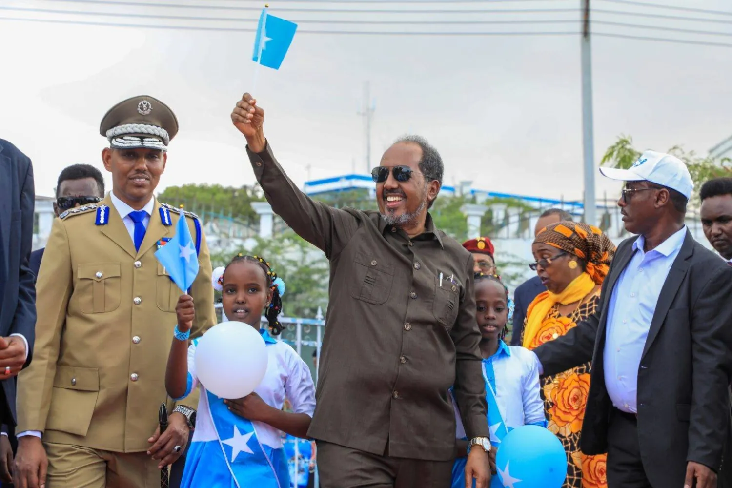 الرئيس الصومالي حسن شيخ محمود في احتفاله بذكرى الاستقلال (وكالة الأنباء الصومالية)