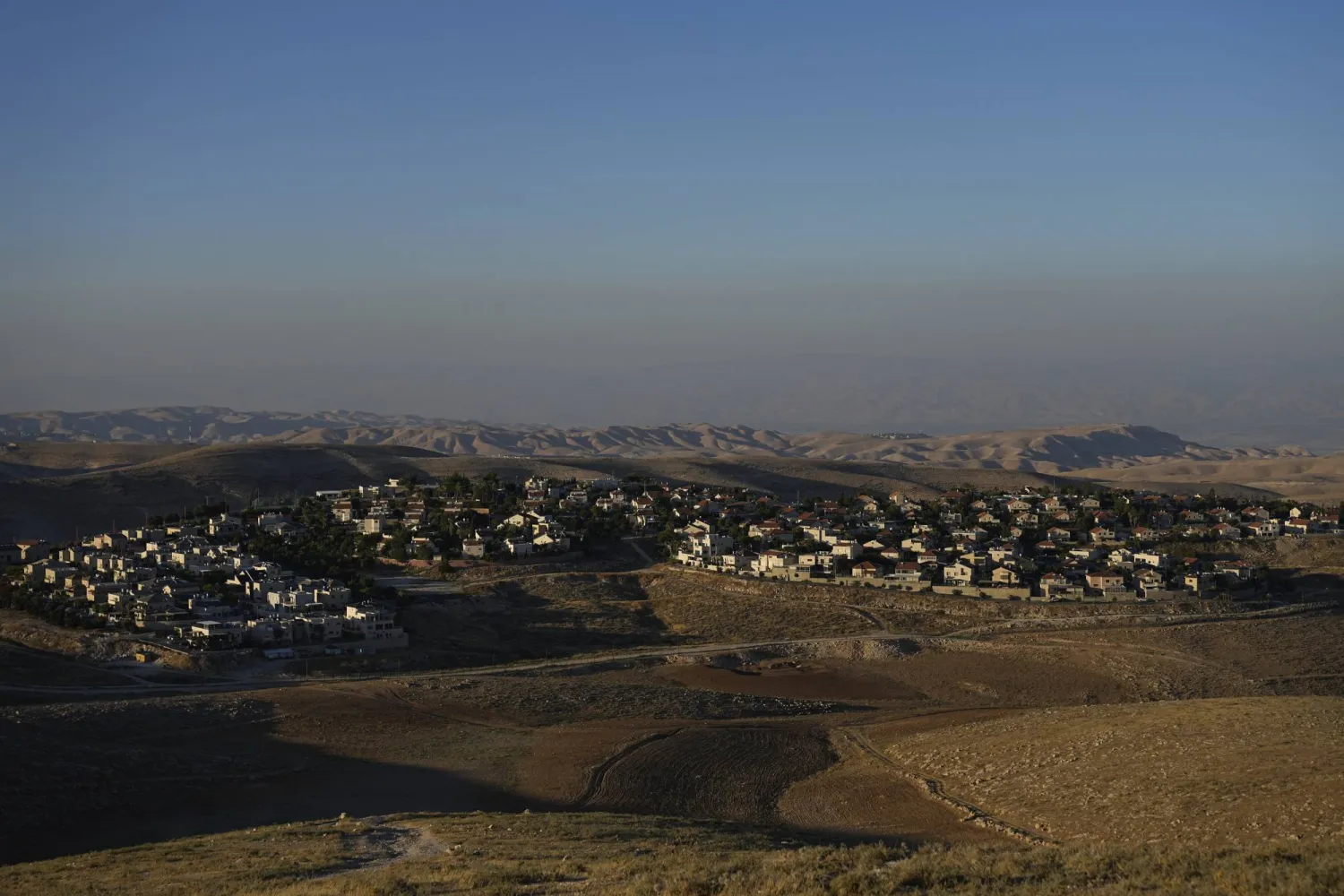 مستوطنة كيدار الإسرائيلية في الضفة الغربية (أ.ب)