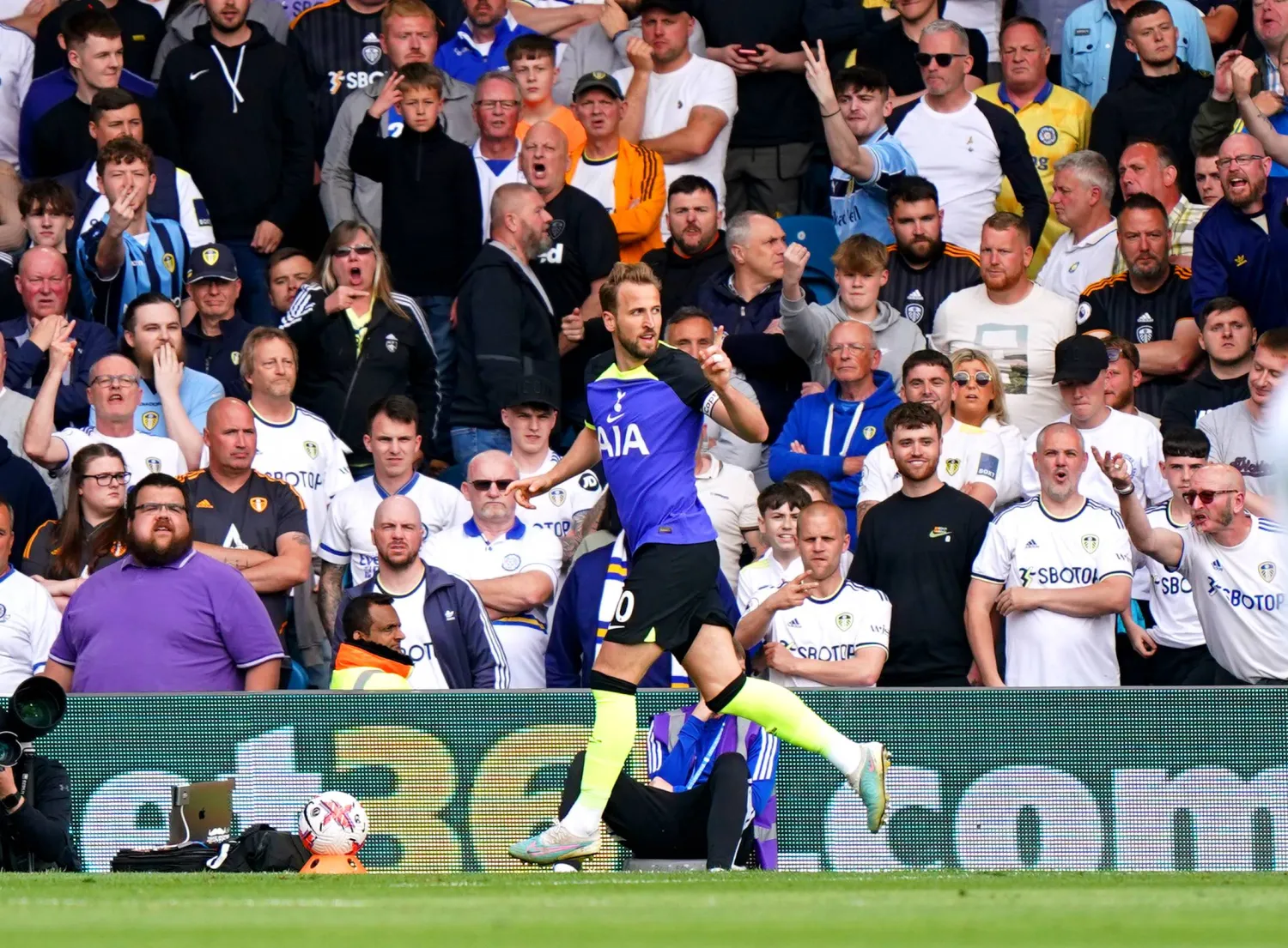 هاري كين بدا مستهدفاً من أندية أوروبا الكبرى (د.ب.أ)