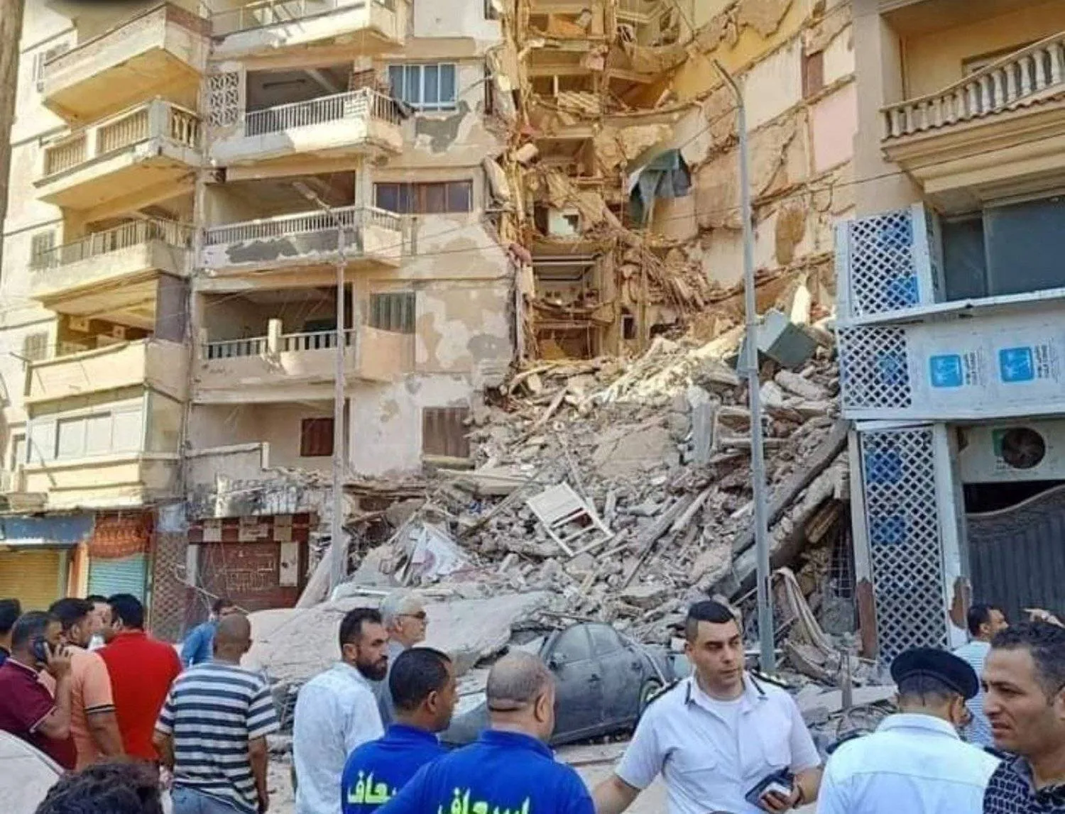 Façade of the collapsed building in Alexandria. (Egyptian Youth Council page on Facebook)