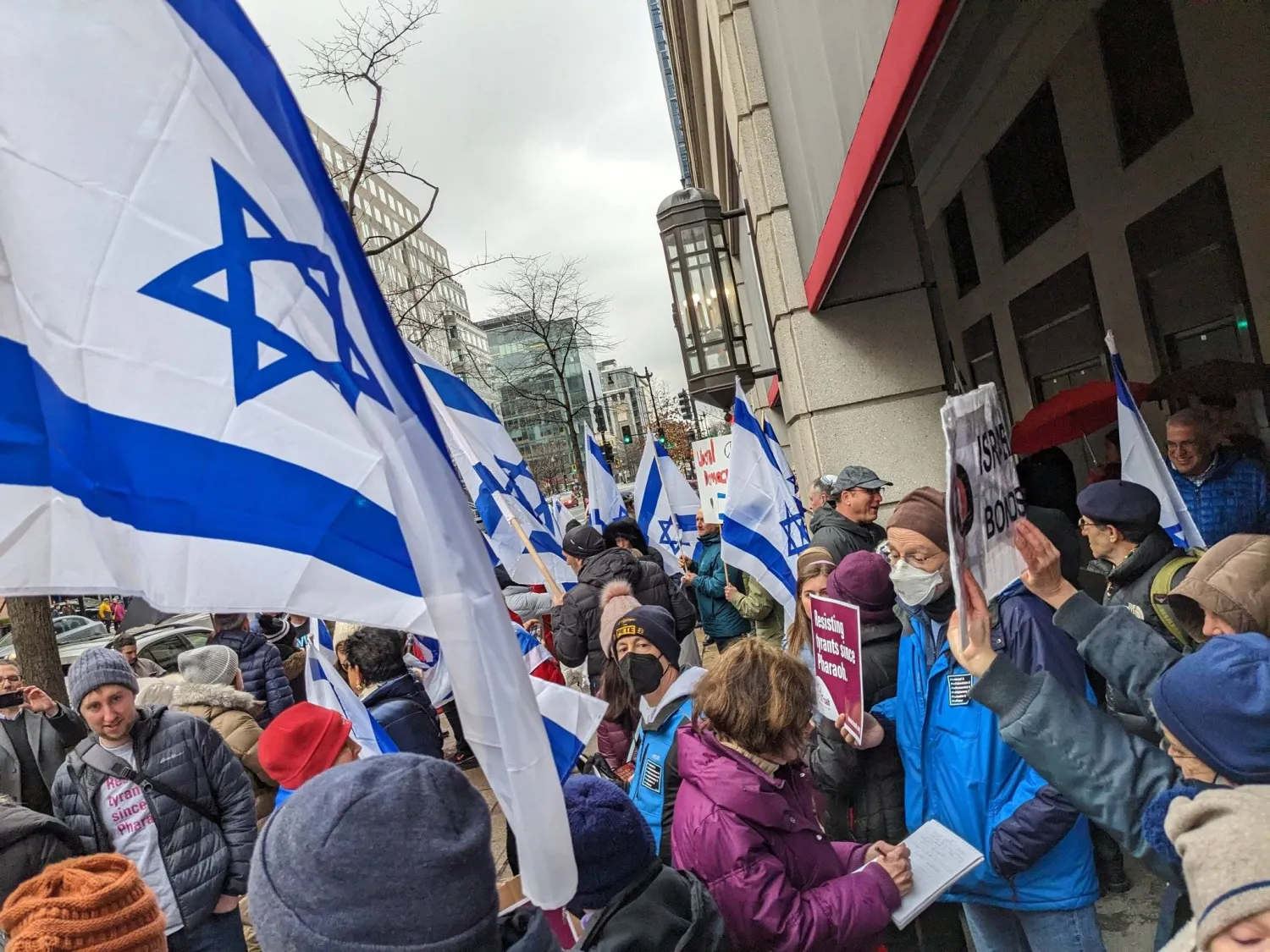 يهود أميركيون في واشنطن يحتجون على زيارة الوزير الإسرائيلي المتطرف سموتريتش مارس الماضي (مواقع)