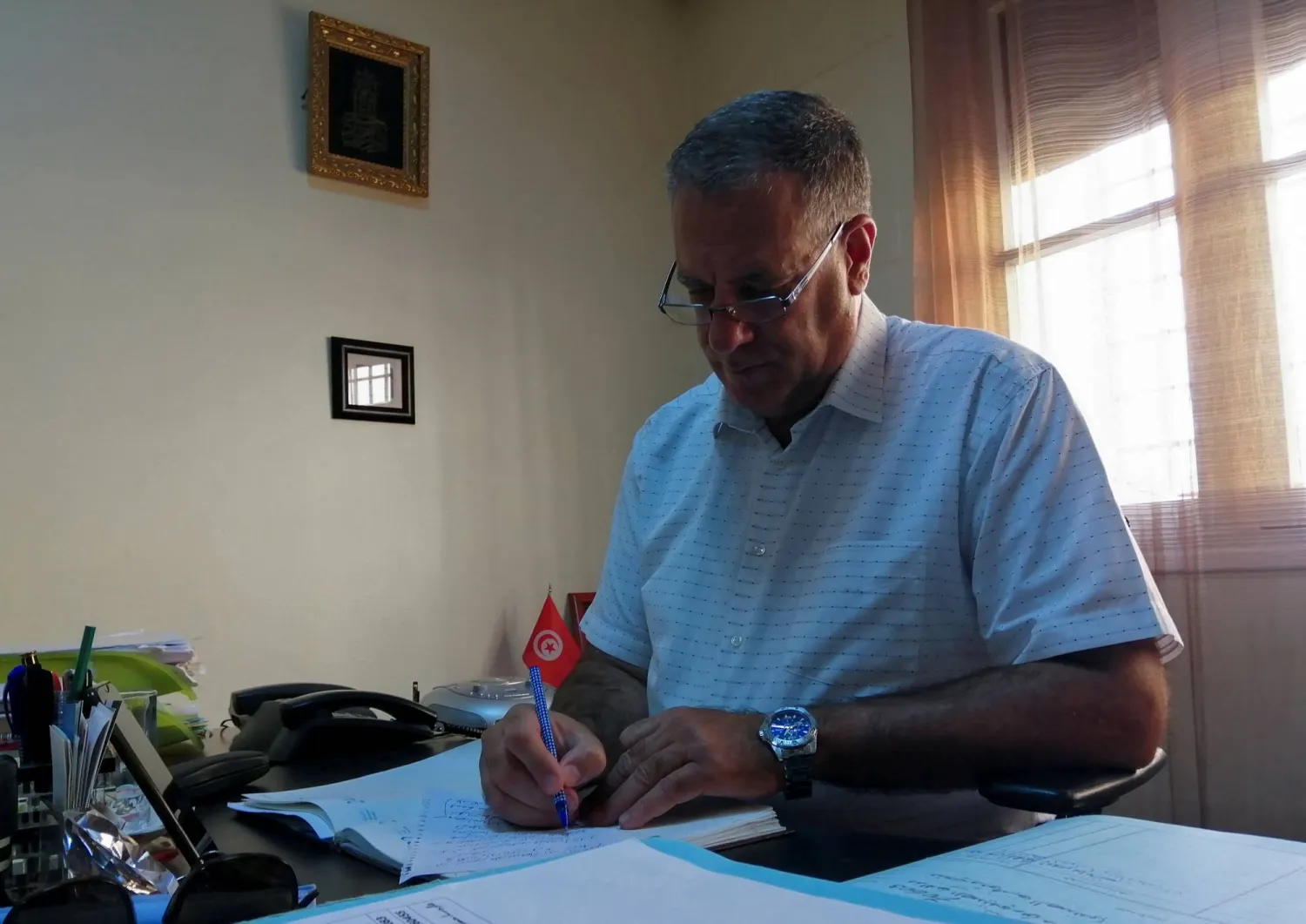 القيادي بحزب التيار الديمقراطي غازي الشواشي (رويترز)