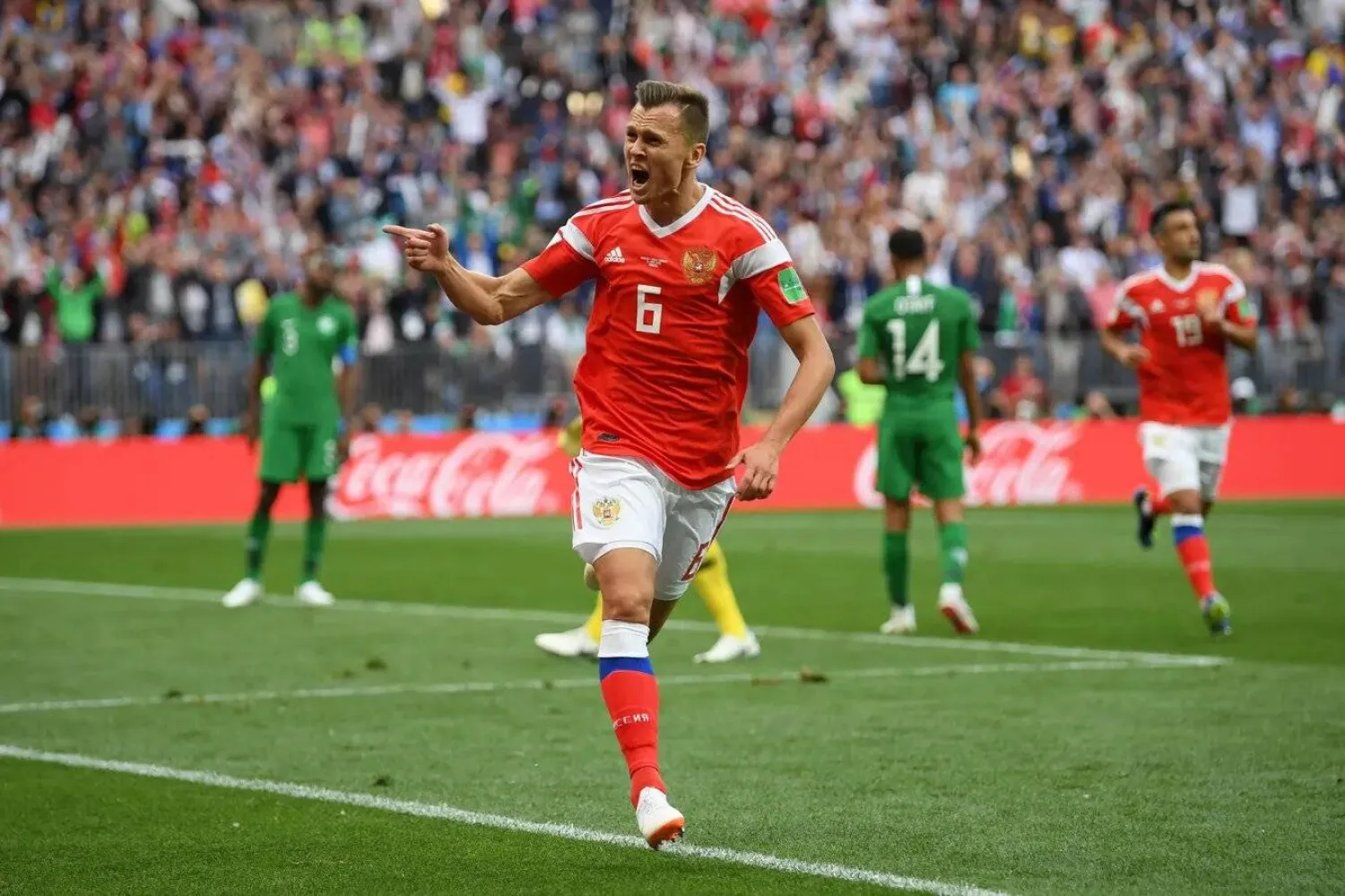 عدم مشاهدة المنتخب الروسي والأندية في البطولات الكبرى بمثابة ضربة مؤلمة للجماهير الروسية (رويترز)