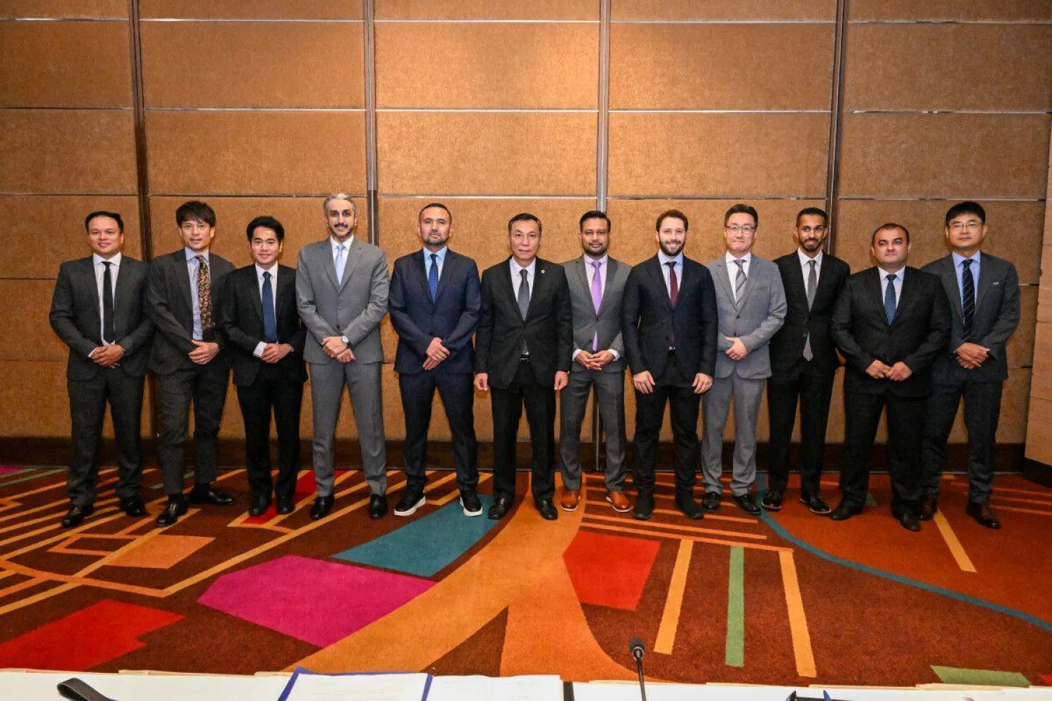 جانب من اجتماع لجنة المسابقات في الاتحاد الآسيوي (أ.ف.ب)