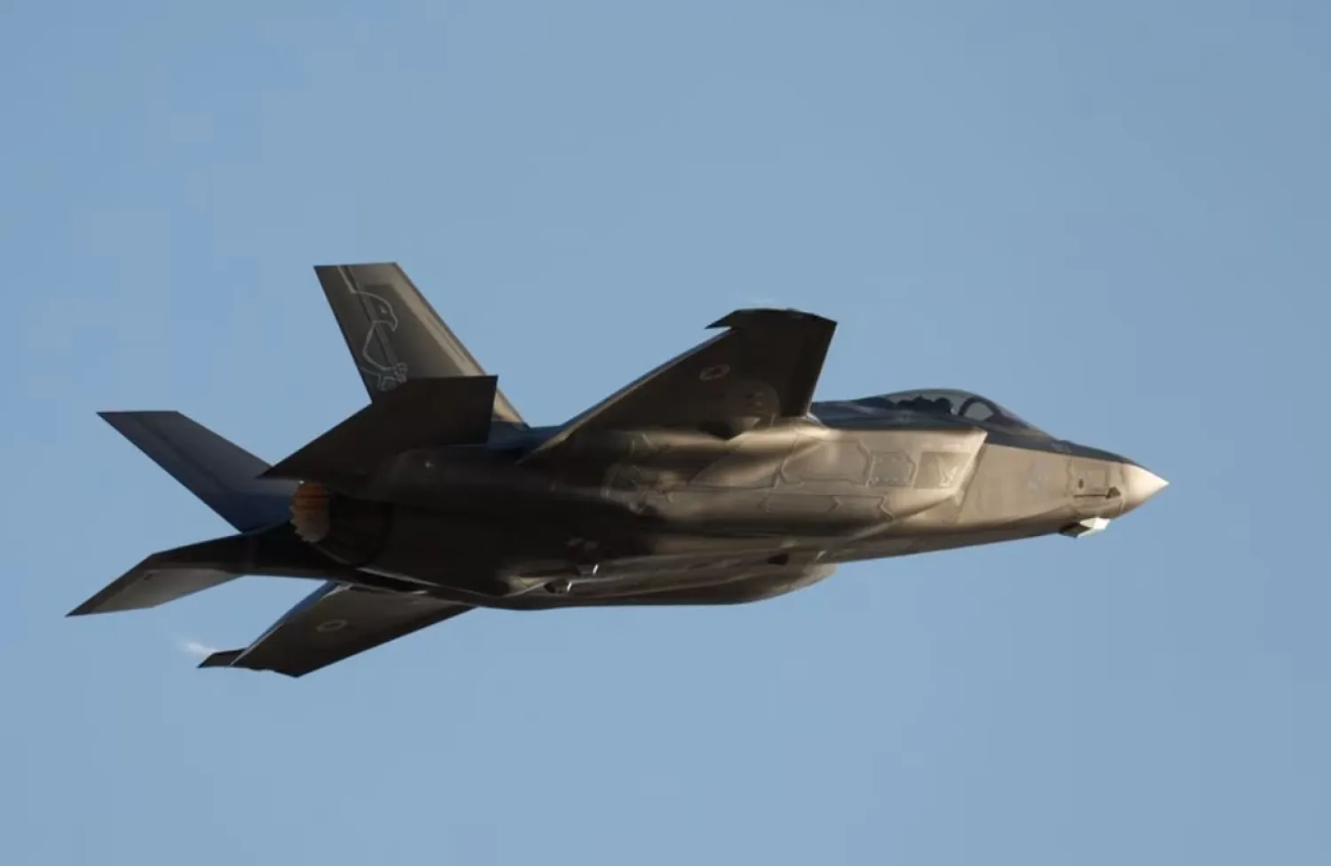 A F-35 fighter jet flies during a graduation ceremony for Israeli Air Force pilots at Hatzerim Airbase, in southern Israel, June 29, 2023. REUTERS/Amir Cohen
