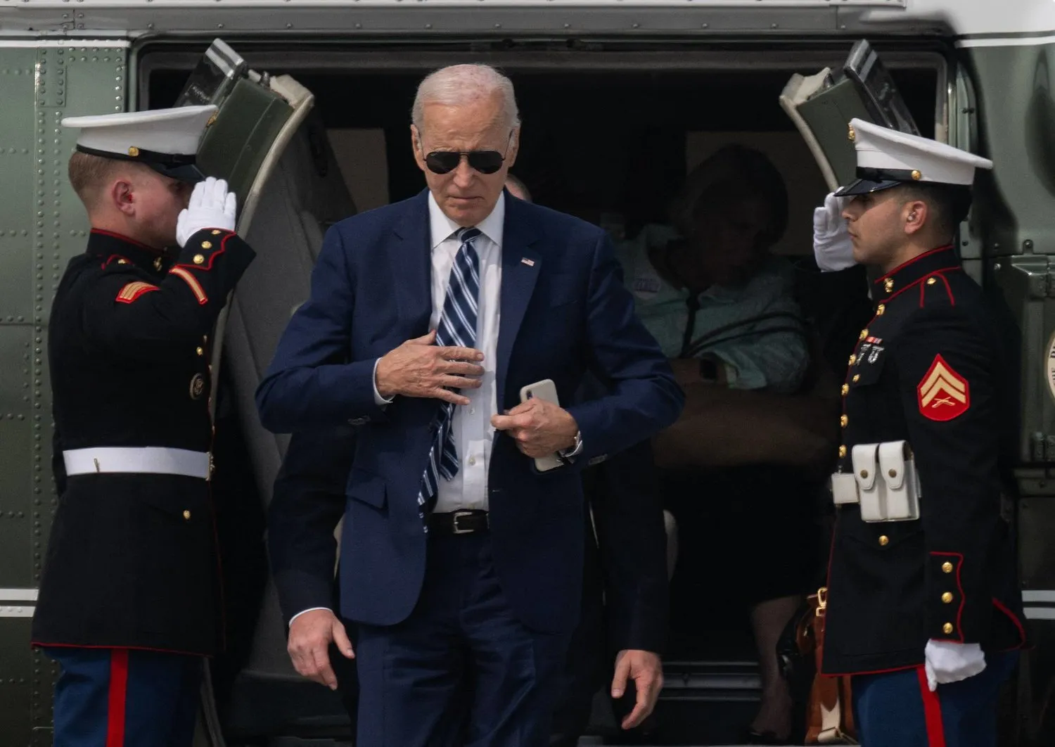 Biden, 28 Haziran'da Chicago havaalanına vardığında (AFP)
