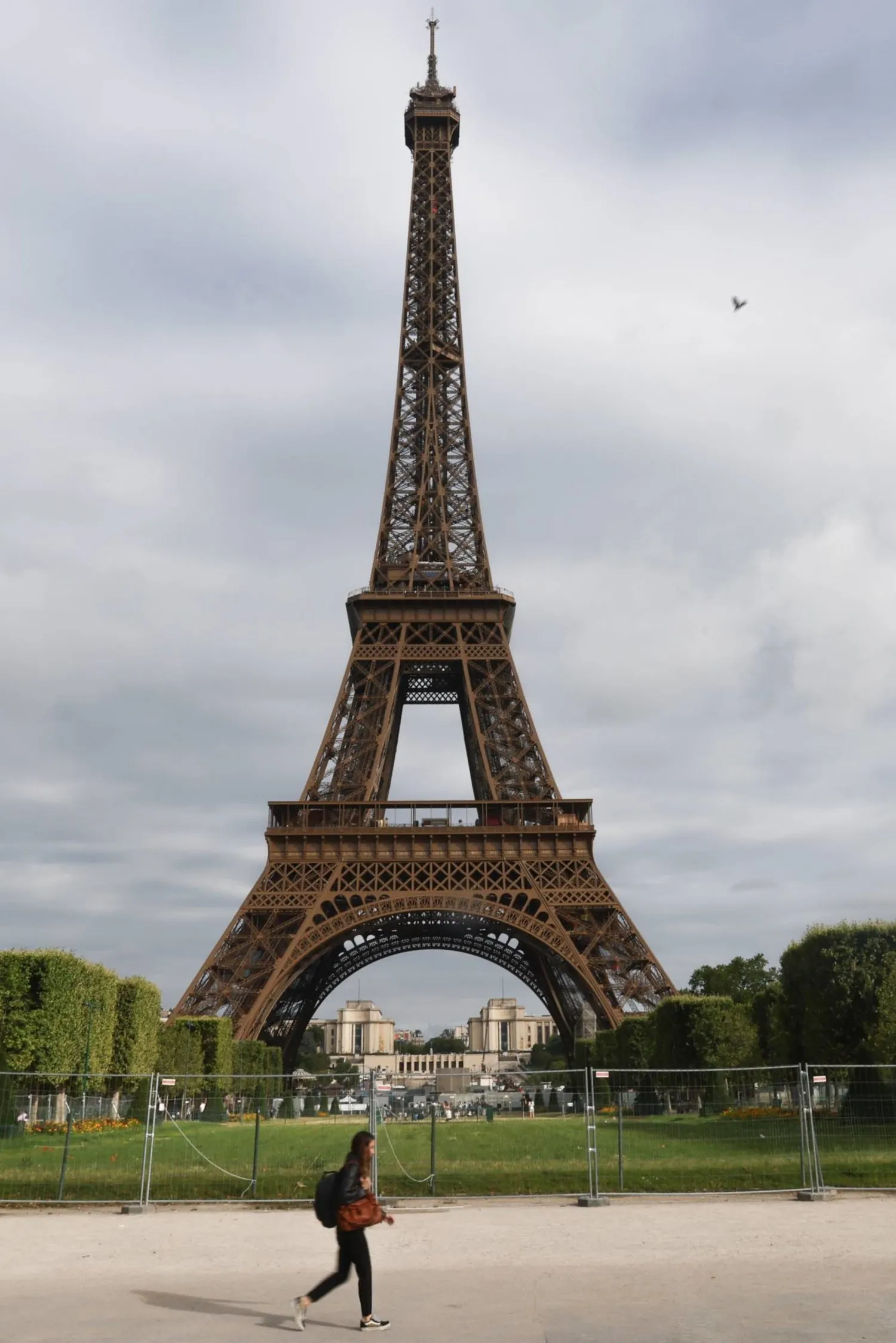 Eyfel Kulesi’nin bugünkü görüntüsü (EPA)