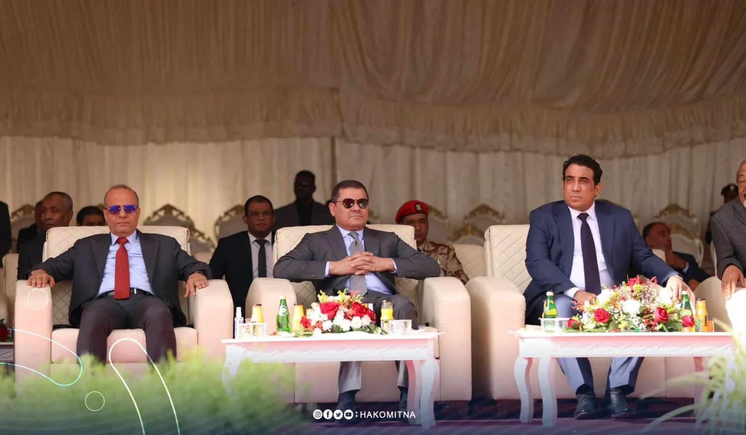 احتفالية سابقة في طرابلس والدبيبة يتوسط المنفي والنائب بالمجلس الرئاسي عبد الله اللافي (منصة حكومتنا)