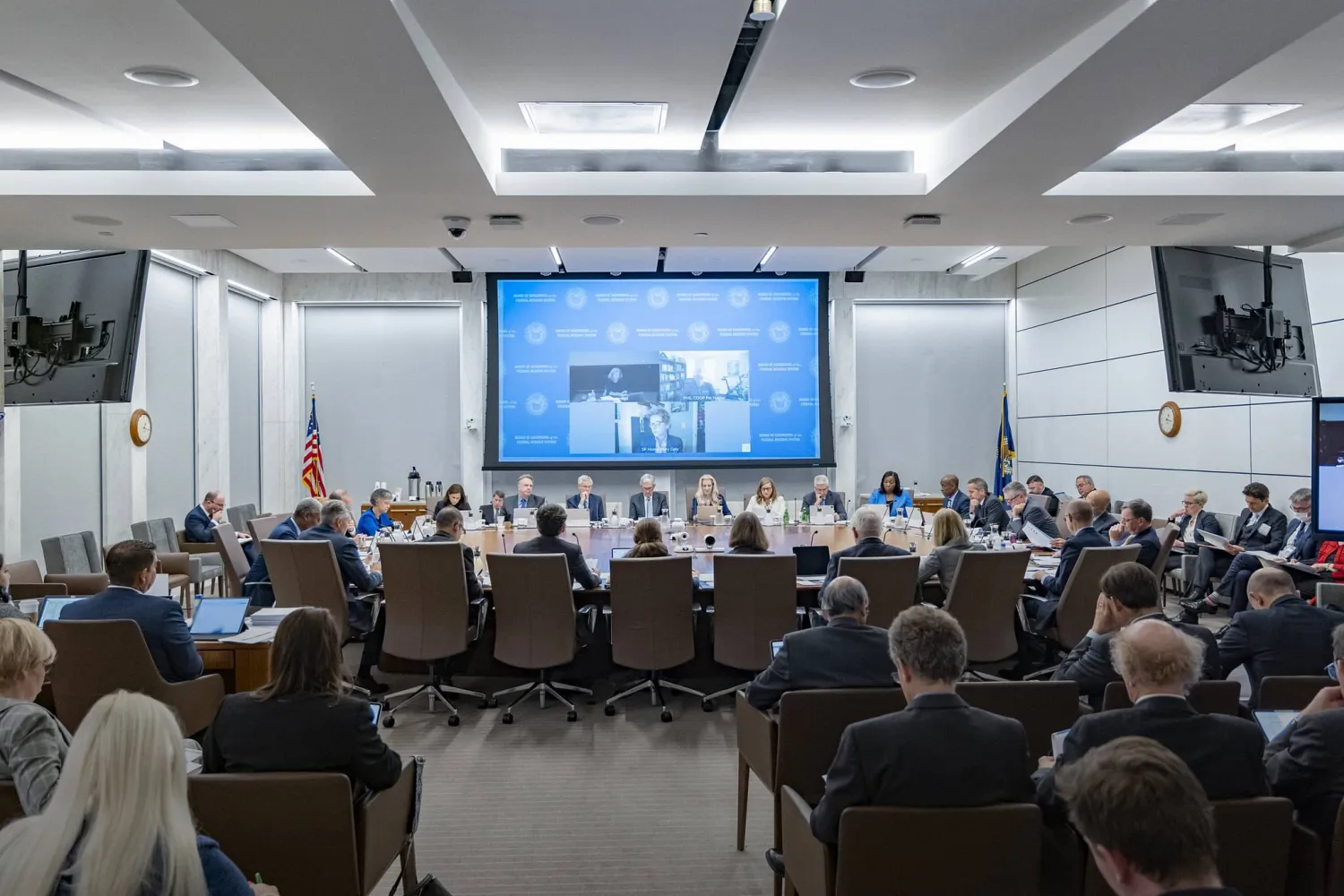 اجتماع سابق للجنة الفيدرالية للسوق المفتوحة (موقع الاحتياطي الفيدرالي)