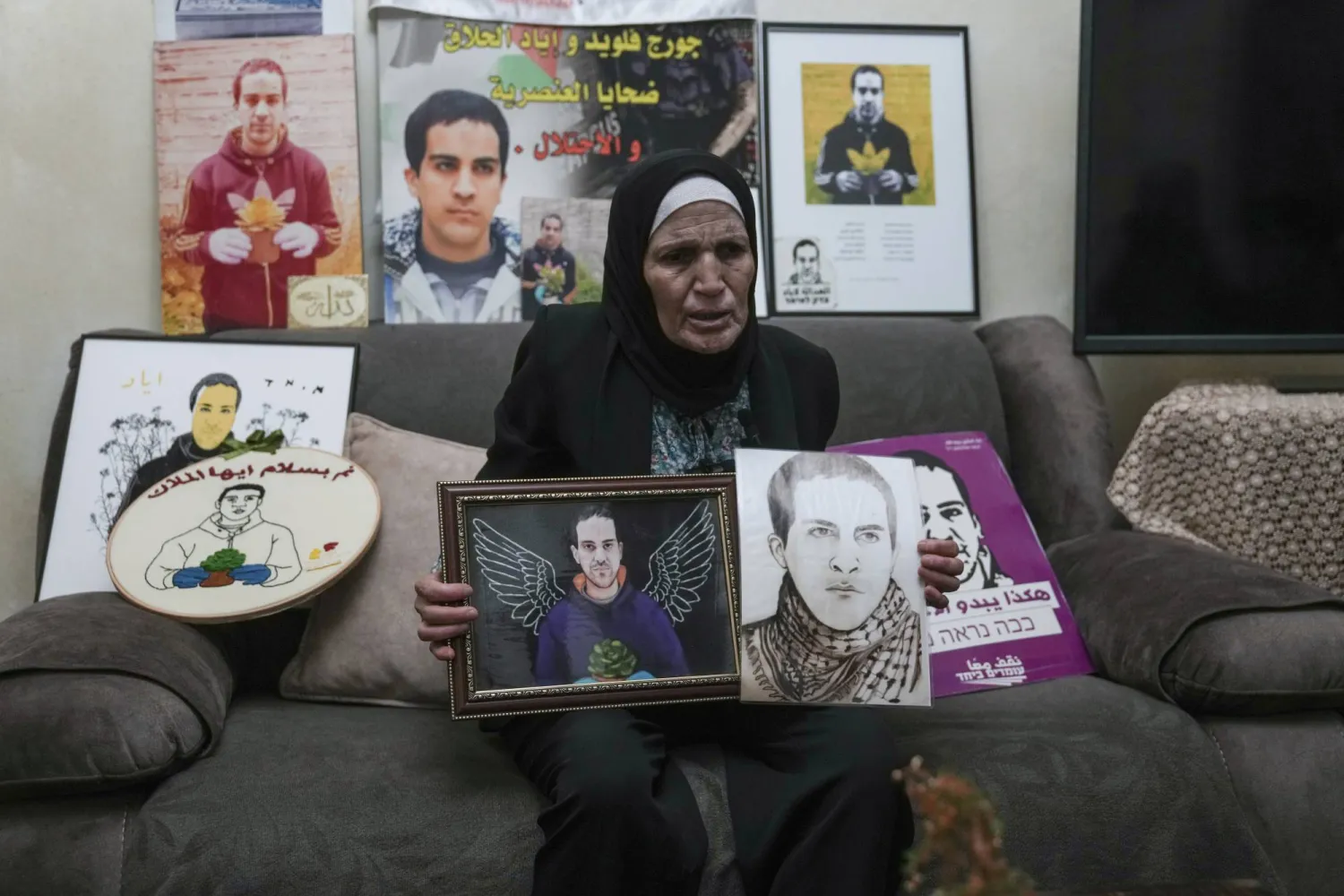 والدة إياد حلاق (32 عاماً) الذي قتل على يد شرطي إسرائيلي وبرأته محكمة إسرائيلية (أ.ب)