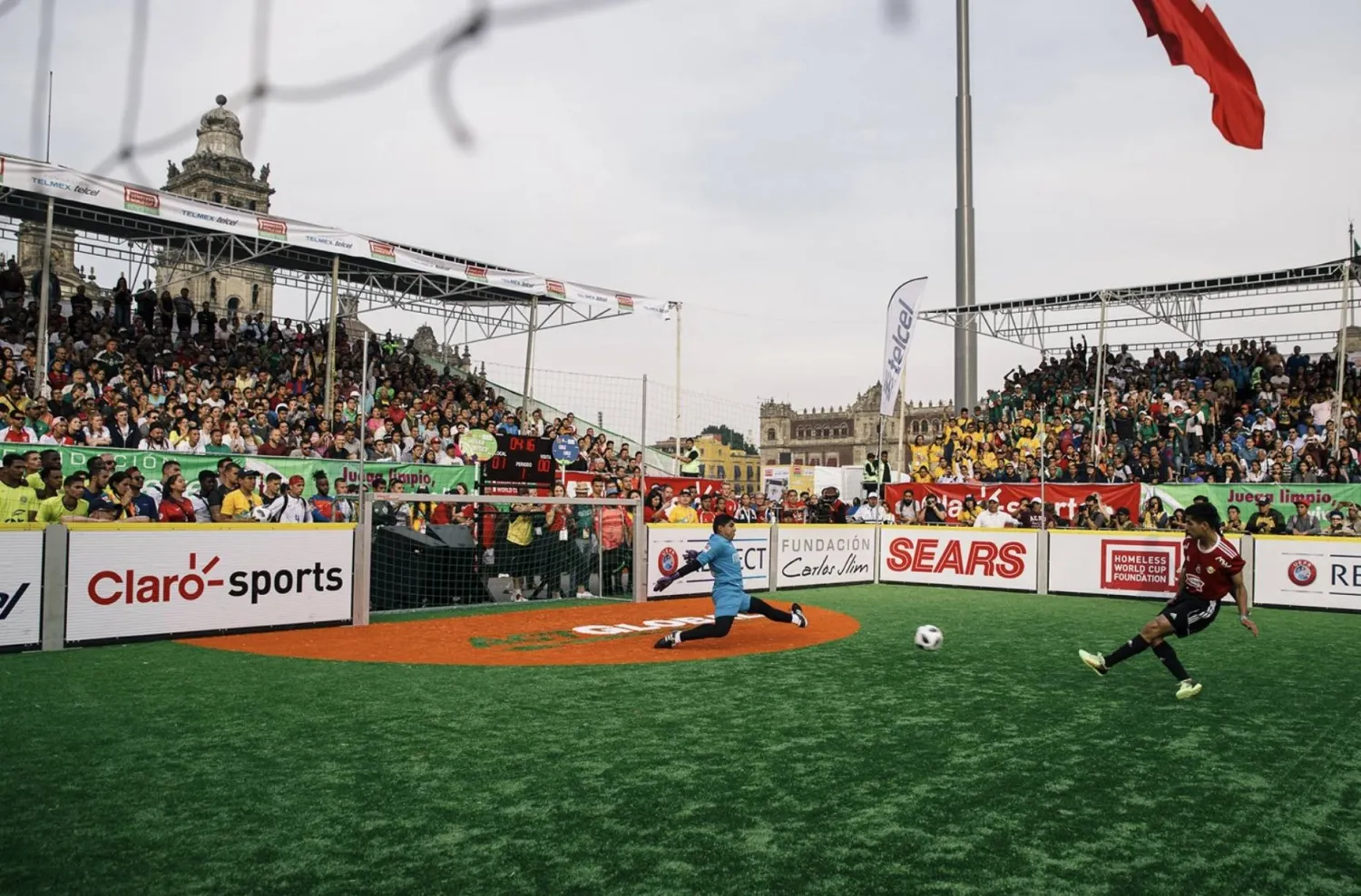 جانب من إحدى مباريات المشردين سابقاً (موقع كأس العالم للمشردين)