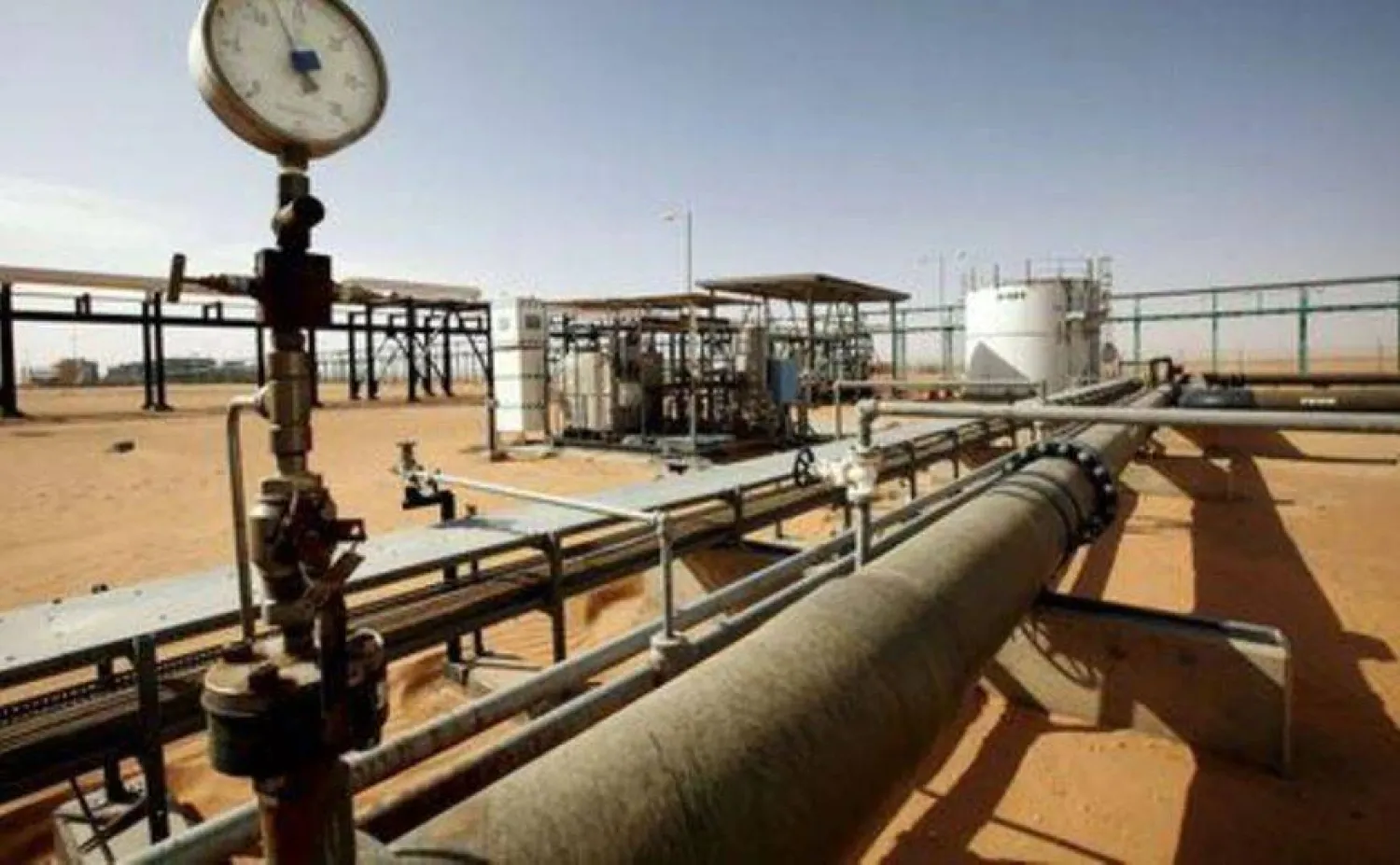 أحد حقول النفط في غرب ليبيا (الشرق الأوسط)