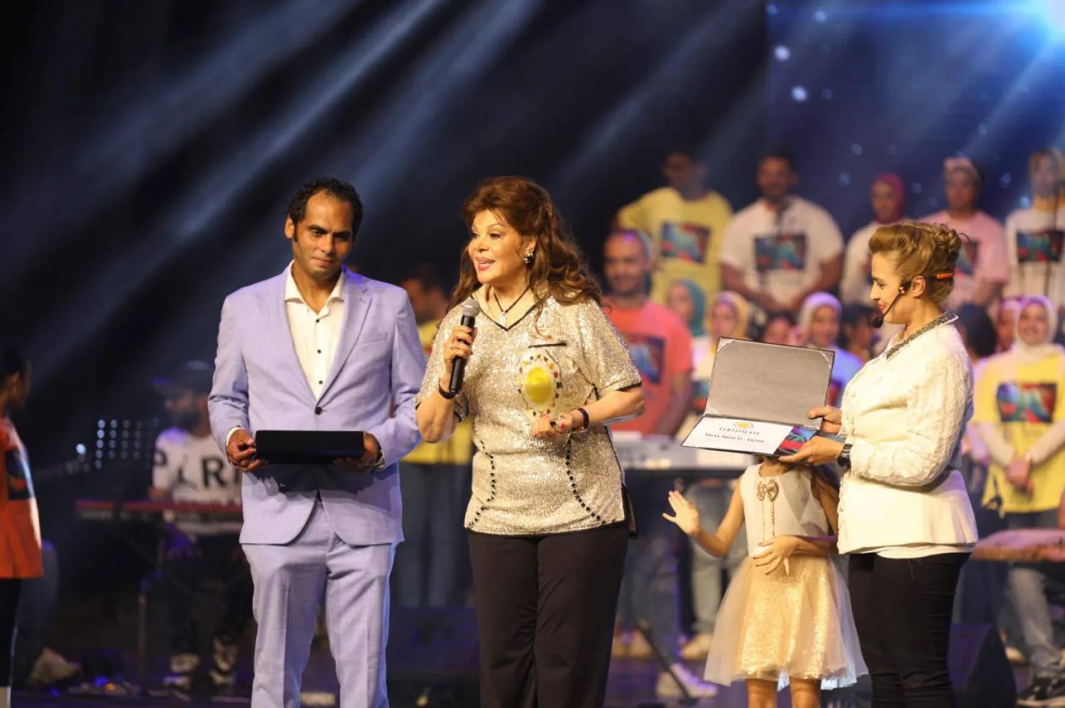 أبو السعود خلال تكريمها (الشرق الأوسط)