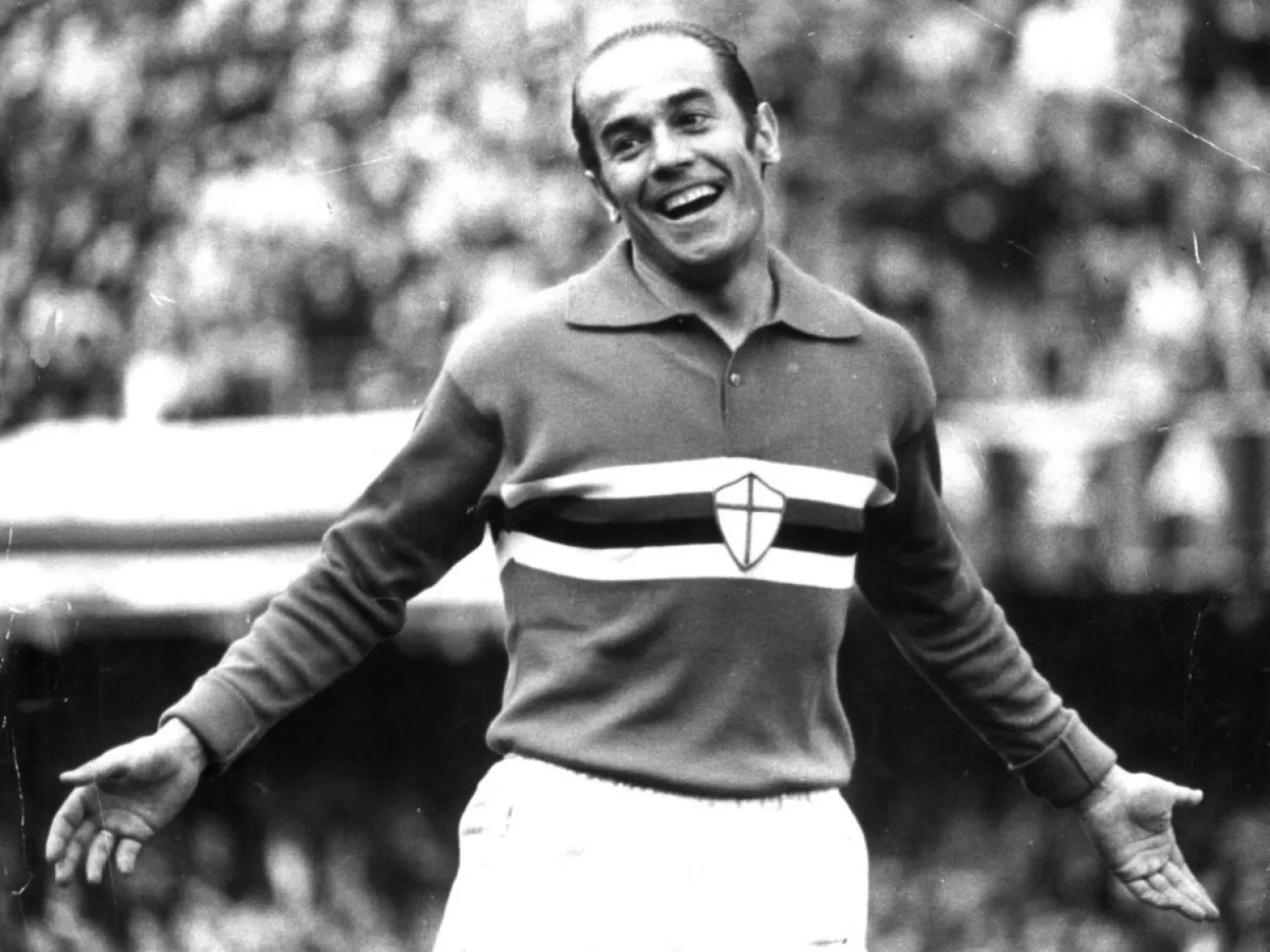 أسطورة كرة القدم الإسبانية لويس سواريس (ويكيبديا)